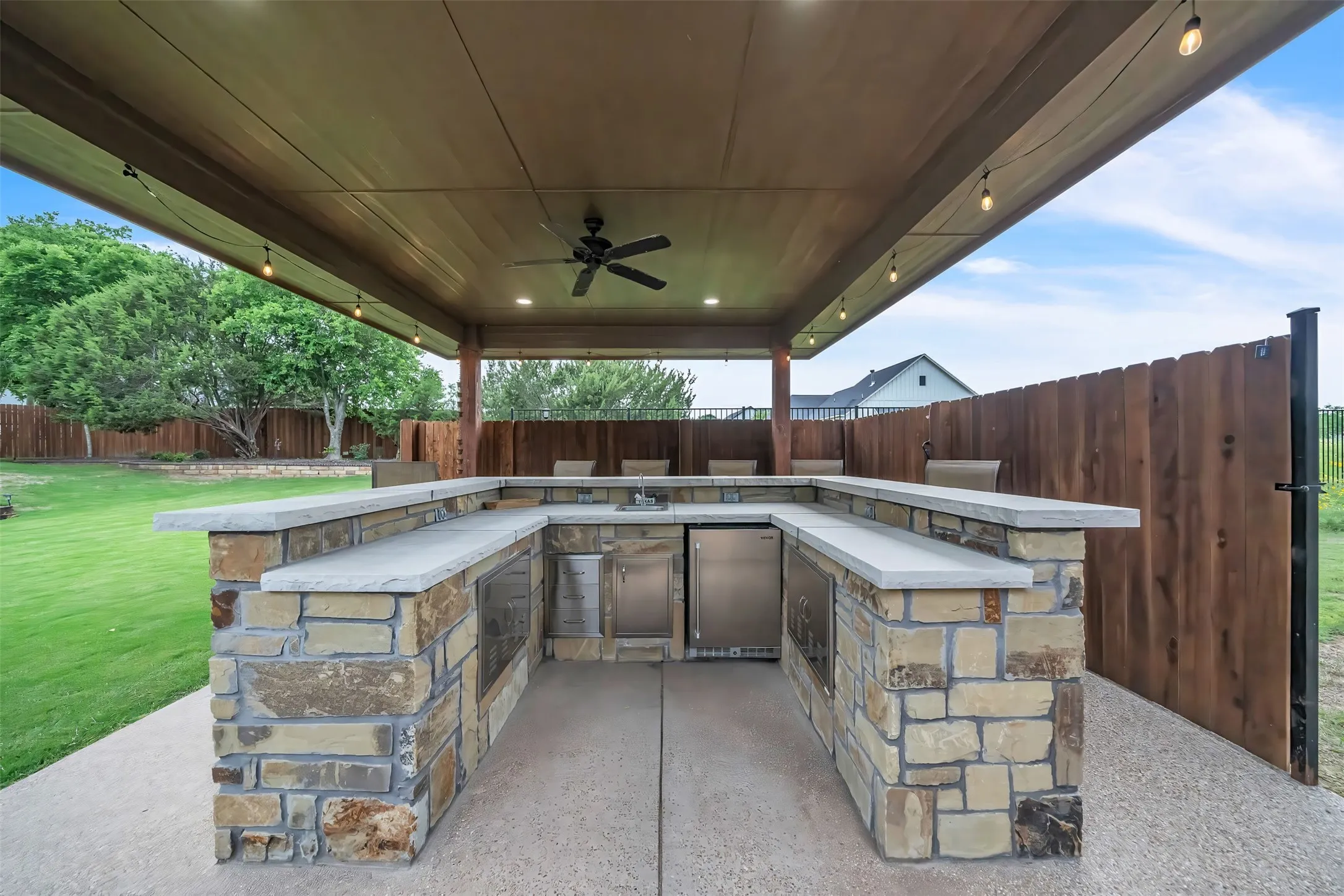 Outdoor Kitchen