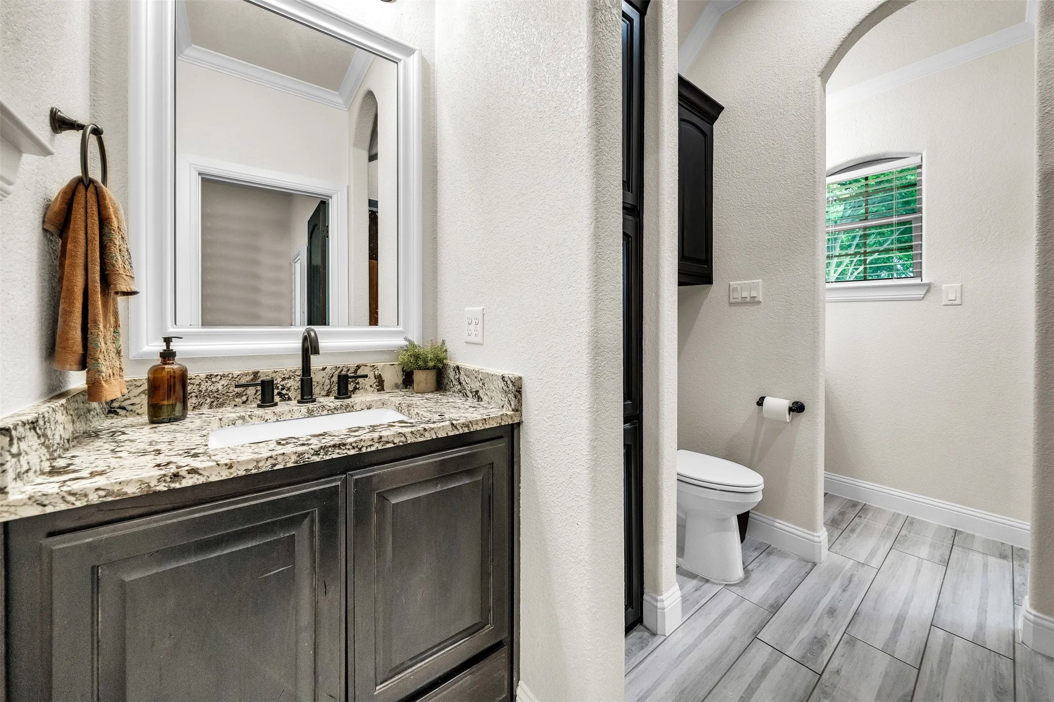 Single Family Residence For Sale in Tarrant County , 7839 Blanchard Way, Fort Worth, Texas 76126, 3 Bedroom, 4 Bathroom, 2 Garage spaces, 3,524 Sqft, built in 2019, mls#21379169, Real Estate Agent in Fort Worth, Homes For Sale in Tarrant county, Homes For Sale in Fort Worth, Realtor in Fort Worth Texas, Real Estate Brokerage Independent Realty Texas, Luminita Cordes Realtor