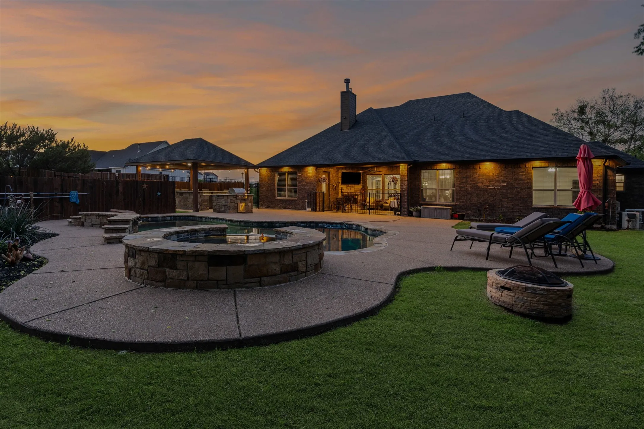Single Family Residence For Sale in Tarrant County , 7839 Blanchard Way, Fort Worth, Texas 76126, 3 Bedroom, 4 Bathroom, 2 Garage spaces, 3,524 Sqft, built in 2019, mls#21379169, Real Estate Agent in Fort Worth, Homes For Sale in Tarrant county, Homes For Sale in Fort Worth, Realtor in Fort Worth Texas, Real Estate Brokerage Independent Realty Texas, Luminita Cordes Realtor