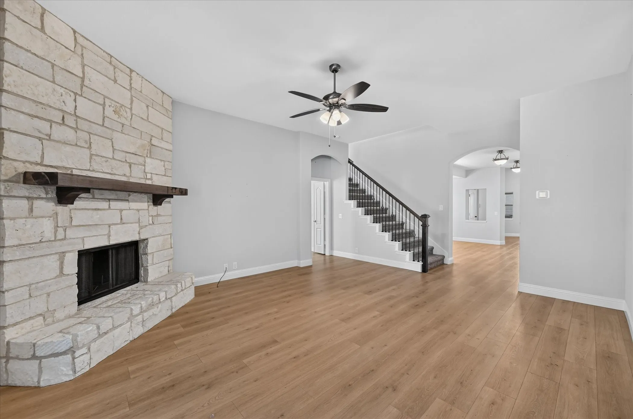 Single Family Residence For Sale in Ellis County , 5625 Stone Lane, Midlothian, Texas 76065, 4 Bedroom, 3 Bathroom, 2 Garage spaces, 3,258 Sqft, built in 2022, mls#21381229, Real Estate Agent in Midlothian, Homes For Sale in Ellis county, Homes For Sale in Midlothian, Realtor in Midlothian Texas, Real Estate Brokerage Independent Realty Texas, Luminita Cordes Realtor