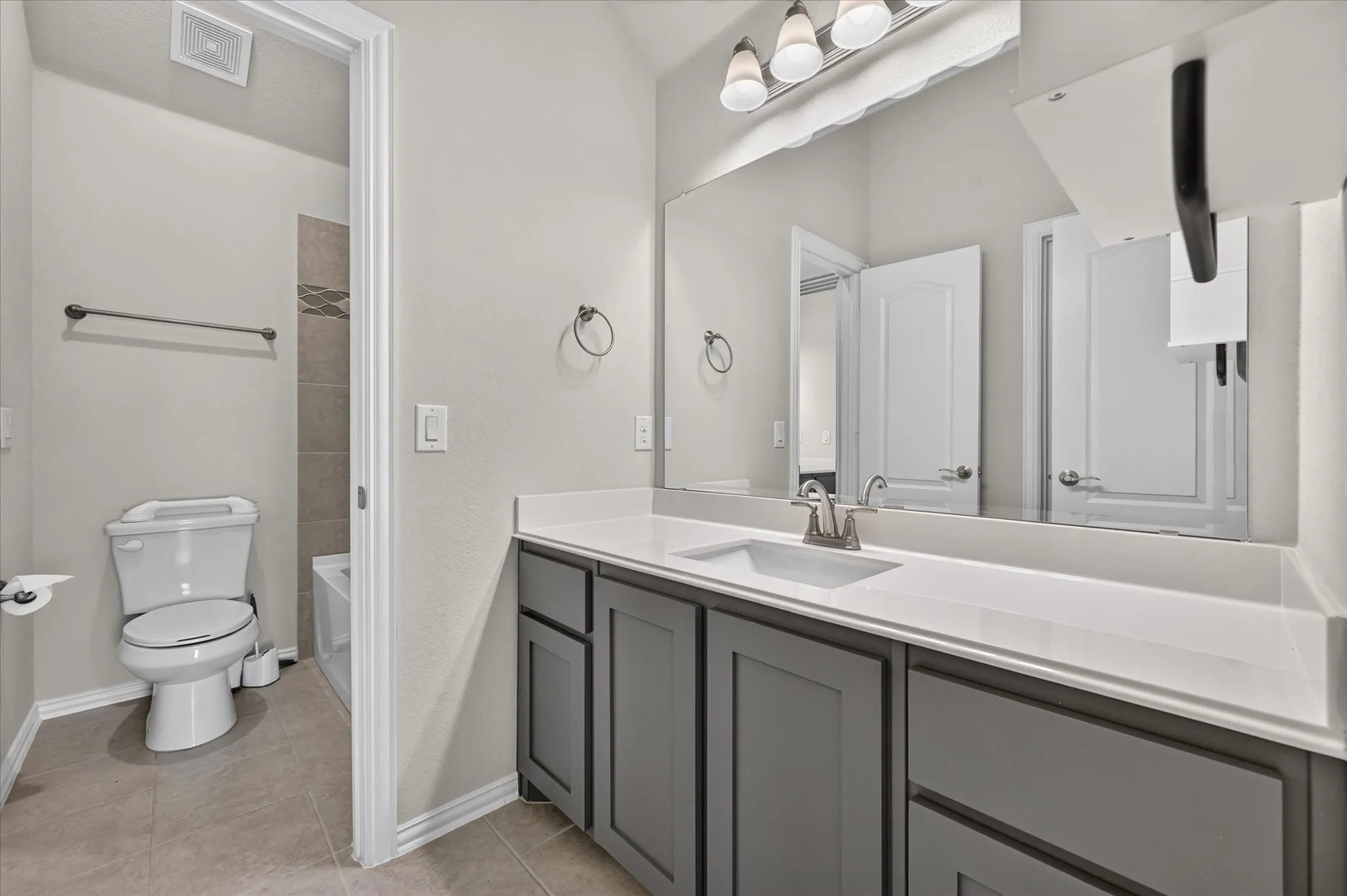 Single Family Residence For Sale in Ellis County , 5625 Stone Lane, Midlothian, Texas 76065, 4 Bedroom, 3 Bathroom, 2 Garage spaces, 3,258 Sqft, built in 2022, mls#21381229, Real Estate Agent in Midlothian, Homes For Sale in Ellis county, Homes For Sale in Midlothian, Realtor in Midlothian Texas, Real Estate Brokerage Independent Realty Texas, Luminita Cordes Realtor