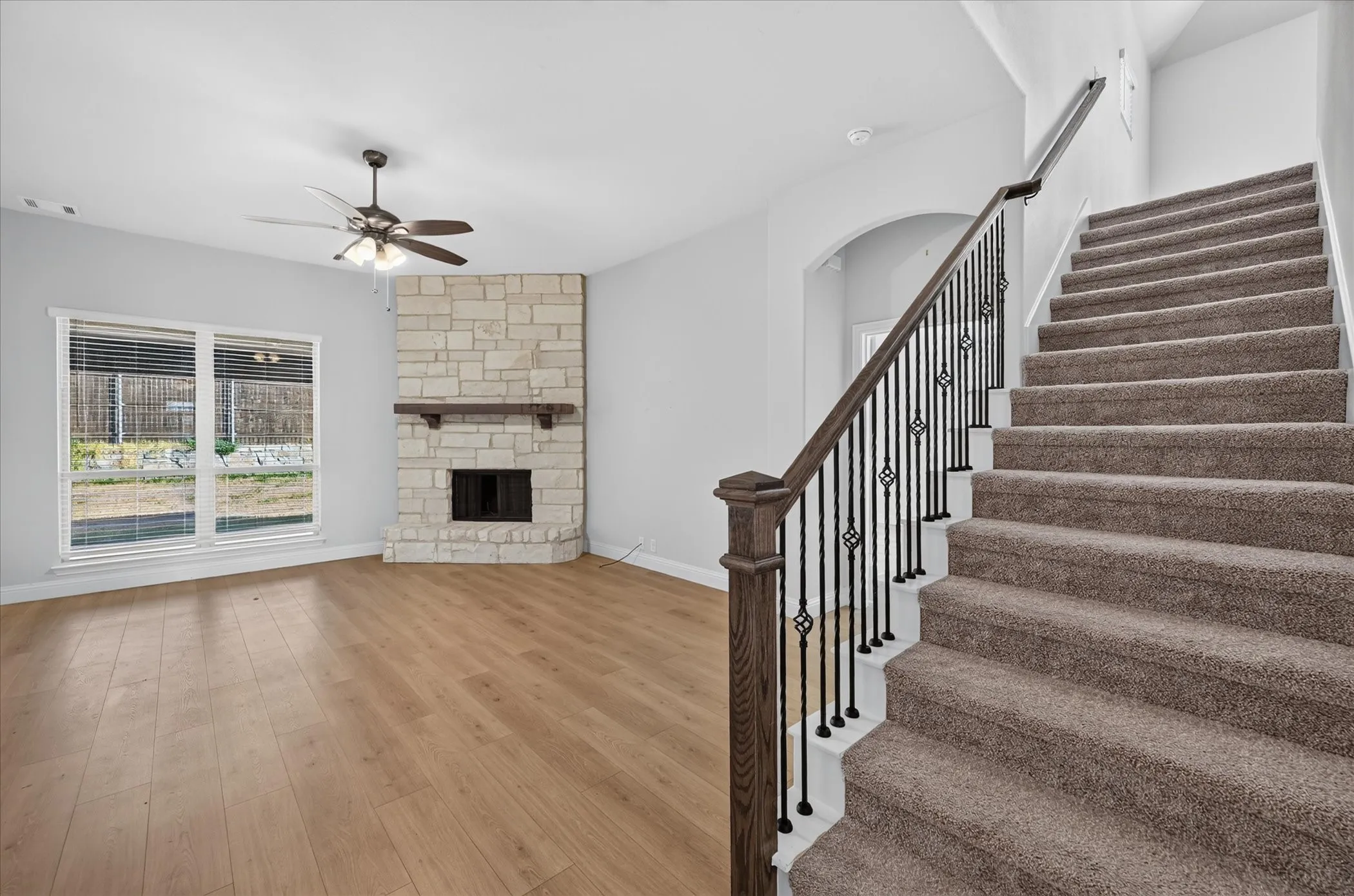 Single Family Residence For Sale in Ellis County , 5625 Stone Lane, Midlothian, Texas 76065, 4 Bedroom, 3 Bathroom, 2 Garage spaces, 3,258 Sqft, built in 2022, mls#21381229, Real Estate Agent in Midlothian, Homes For Sale in Ellis county, Homes For Sale in Midlothian, Realtor in Midlothian Texas, Real Estate Brokerage Independent Realty Texas, Luminita Cordes Realtor