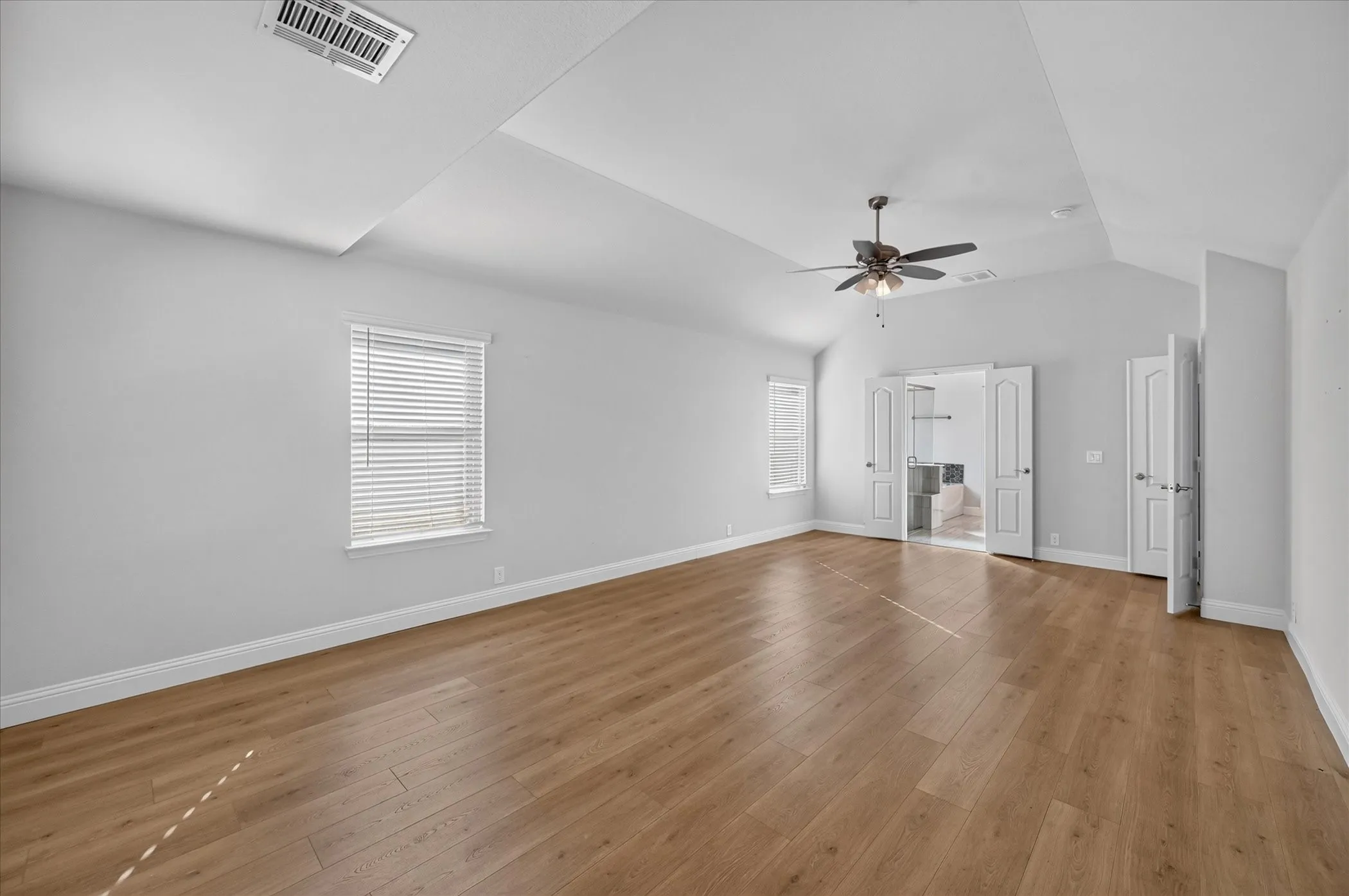 Single Family Residence For Sale in Ellis County , 5625 Stone Lane, Midlothian, Texas 76065, 4 Bedroom, 3 Bathroom, 2 Garage spaces, 3,258 Sqft, built in 2022, mls#21381229, Real Estate Agent in Midlothian, Homes For Sale in Ellis county, Homes For Sale in Midlothian, Realtor in Midlothian Texas, Real Estate Brokerage Independent Realty Texas, Luminita Cordes Realtor