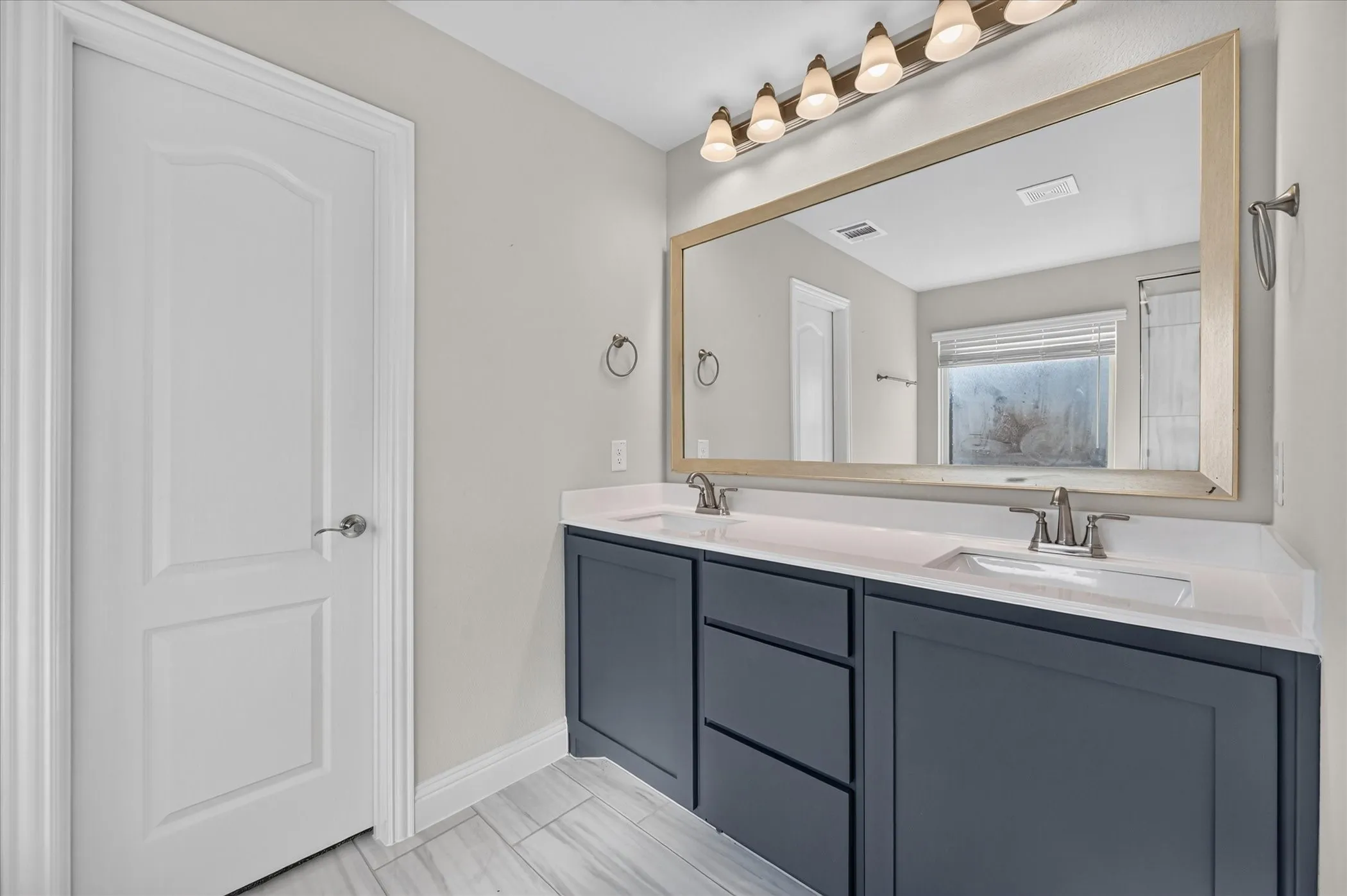 Single Family Residence For Sale in Ellis County , 5625 Stone Lane, Midlothian, Texas 76065, 4 Bedroom, 3 Bathroom, 2 Garage spaces, 3,258 Sqft, built in 2022, mls#21381229, Real Estate Agent in Midlothian, Homes For Sale in Ellis county, Homes For Sale in Midlothian, Realtor in Midlothian Texas, Real Estate Brokerage Independent Realty Texas, Luminita Cordes Realtor