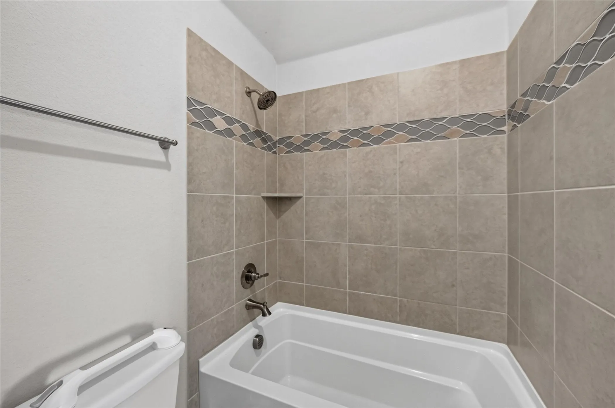 Single Family Residence For Sale in Ellis County , 5625 Stone Lane, Midlothian, Texas 76065, 4 Bedroom, 3 Bathroom, 2 Garage spaces, 3,258 Sqft, built in 2022, mls#21381229, Real Estate Agent in Midlothian, Homes For Sale in Ellis county, Homes For Sale in Midlothian, Realtor in Midlothian Texas, Real Estate Brokerage Independent Realty Texas, Luminita Cordes Realtor
