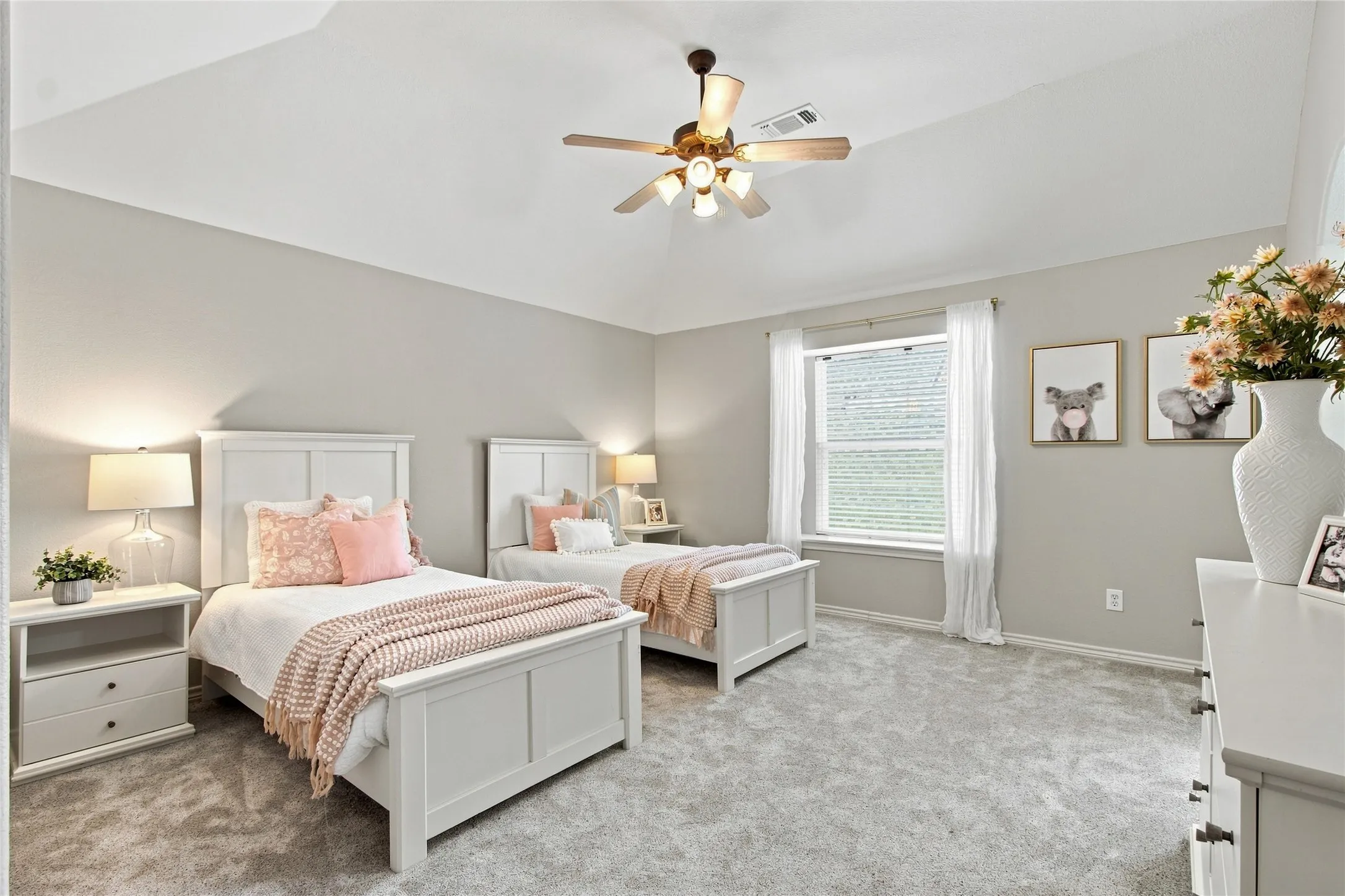 Single Family Residence For Sale in Denton County , 3416 Brighton Court, Highland Village, Texas 75077, 6 Bedroom, 4 Bathroom, 3 Garage spaces, 4,267 Sqft, built in 2001, mls#21382890, Real Estate Agent in Highland Village, Homes For Sale in Denton county, Homes For Sale in Highland Village, Realtor in Highland Village Texas, Real Estate Brokerage Independent Realty Texas, Luminita Cordes Realtor