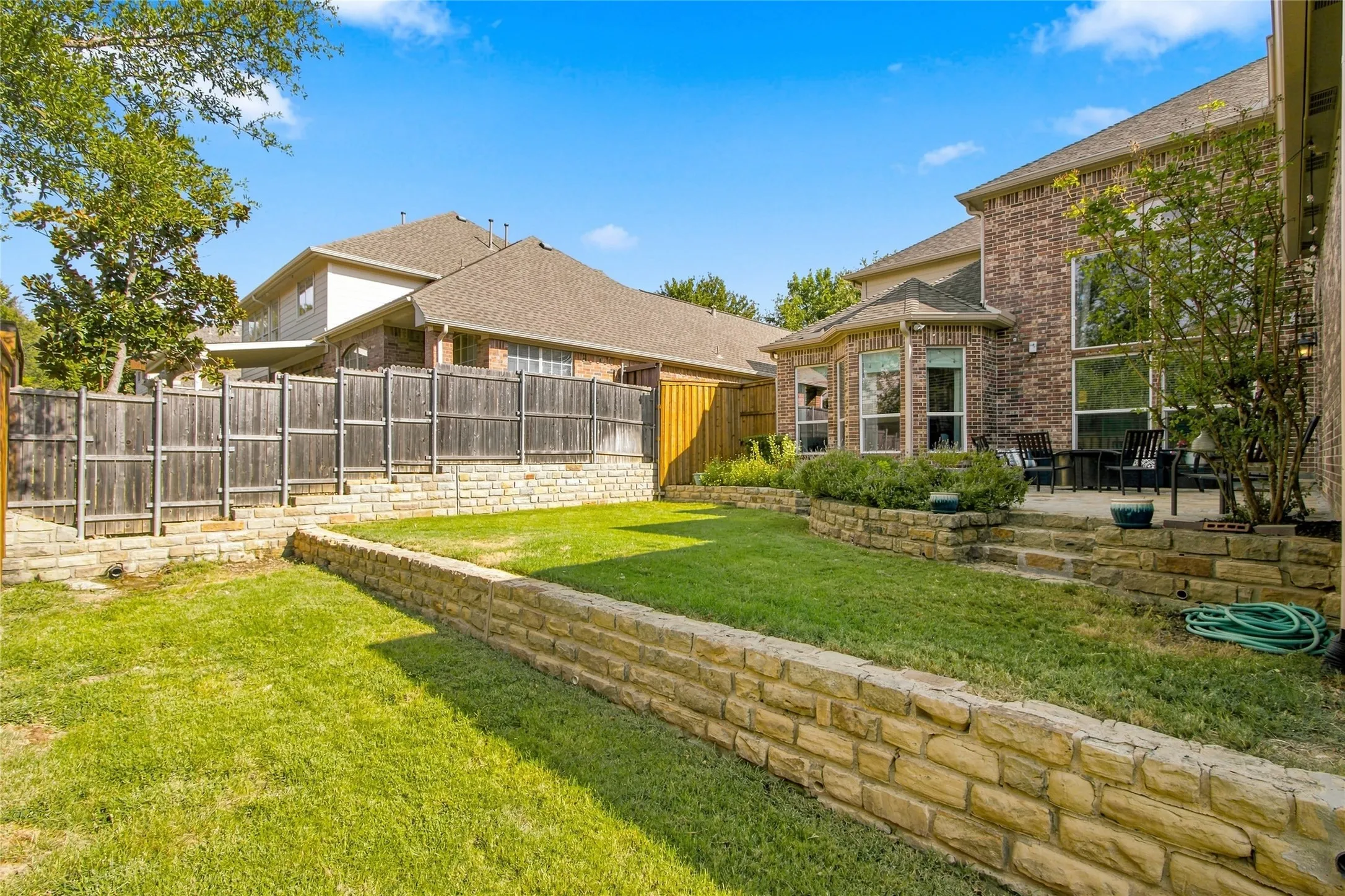 Single Family Residence For Sale in Denton County , 3416 Brighton Court, Highland Village, Texas 75077, 6 Bedroom, 4 Bathroom, 3 Garage spaces, 4,267 Sqft, built in 2001, mls#21382890, Real Estate Agent in Highland Village, Homes For Sale in Denton county, Homes For Sale in Highland Village, Realtor in Highland Village Texas, Real Estate Brokerage Independent Realty Texas, Luminita Cordes Realtor