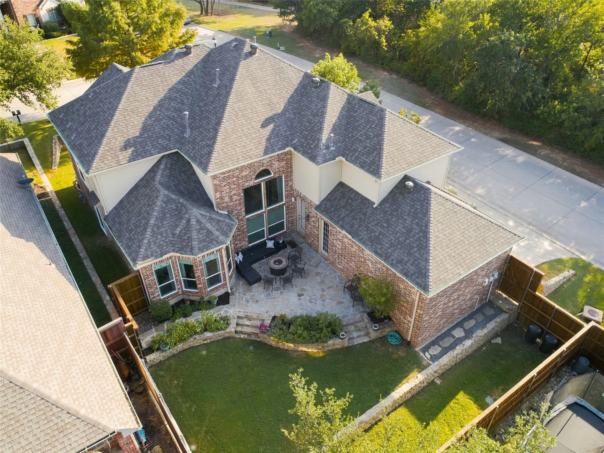 Single Family Residence For Sale in Denton County , 3416 Brighton Court, Highland Village, Texas 75077, 6 Bedroom, 4 Bathroom, 3 Garage spaces, 4,267 Sqft, built in 2001, mls#21382890, Real Estate Agent in Highland Village, Homes For Sale in Denton county, Homes For Sale in Highland Village, Realtor in Highland Village Texas, Real Estate Brokerage Independent Realty Texas, Luminita Cordes Realtor