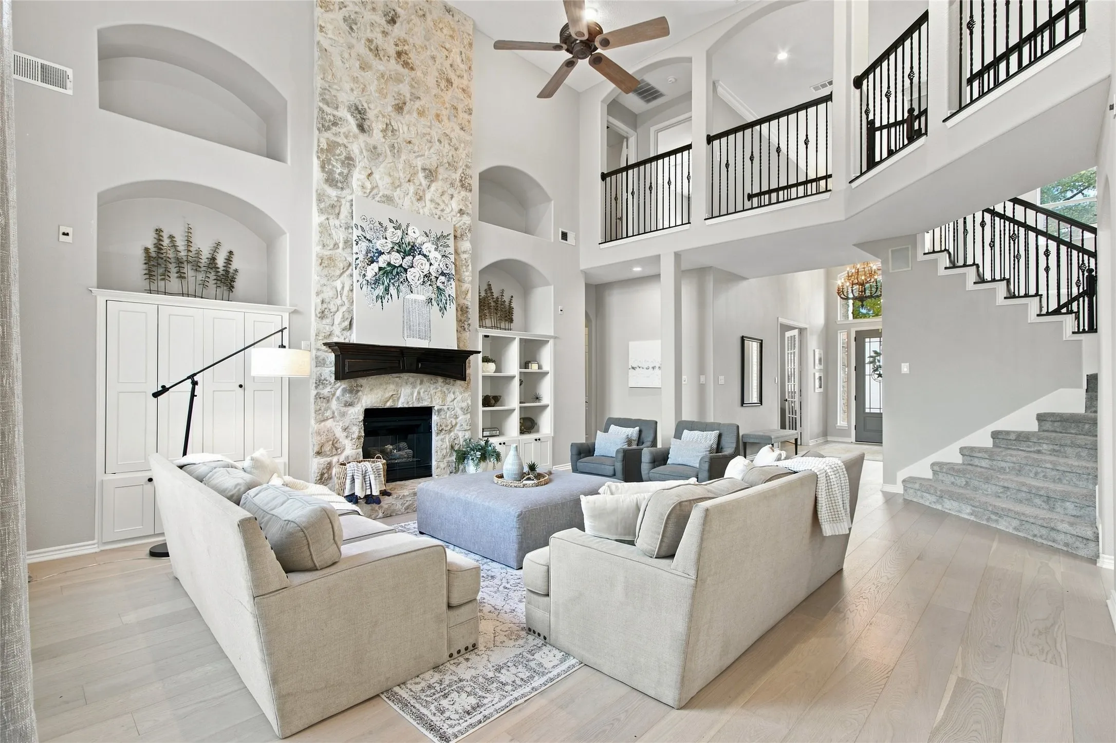 Single Family Residence For Sale in Denton County , 3416 Brighton Court, Highland Village, Texas 75077, 6 Bedroom, 4 Bathroom, 3 Garage spaces, 4,267 Sqft, built in 2001, mls#21382890, Real Estate Agent in Highland Village, Homes For Sale in Denton county, Homes For Sale in Highland Village, Realtor in Highland Village Texas, Real Estate Brokerage Independent Realty Texas, Luminita Cordes Realtor