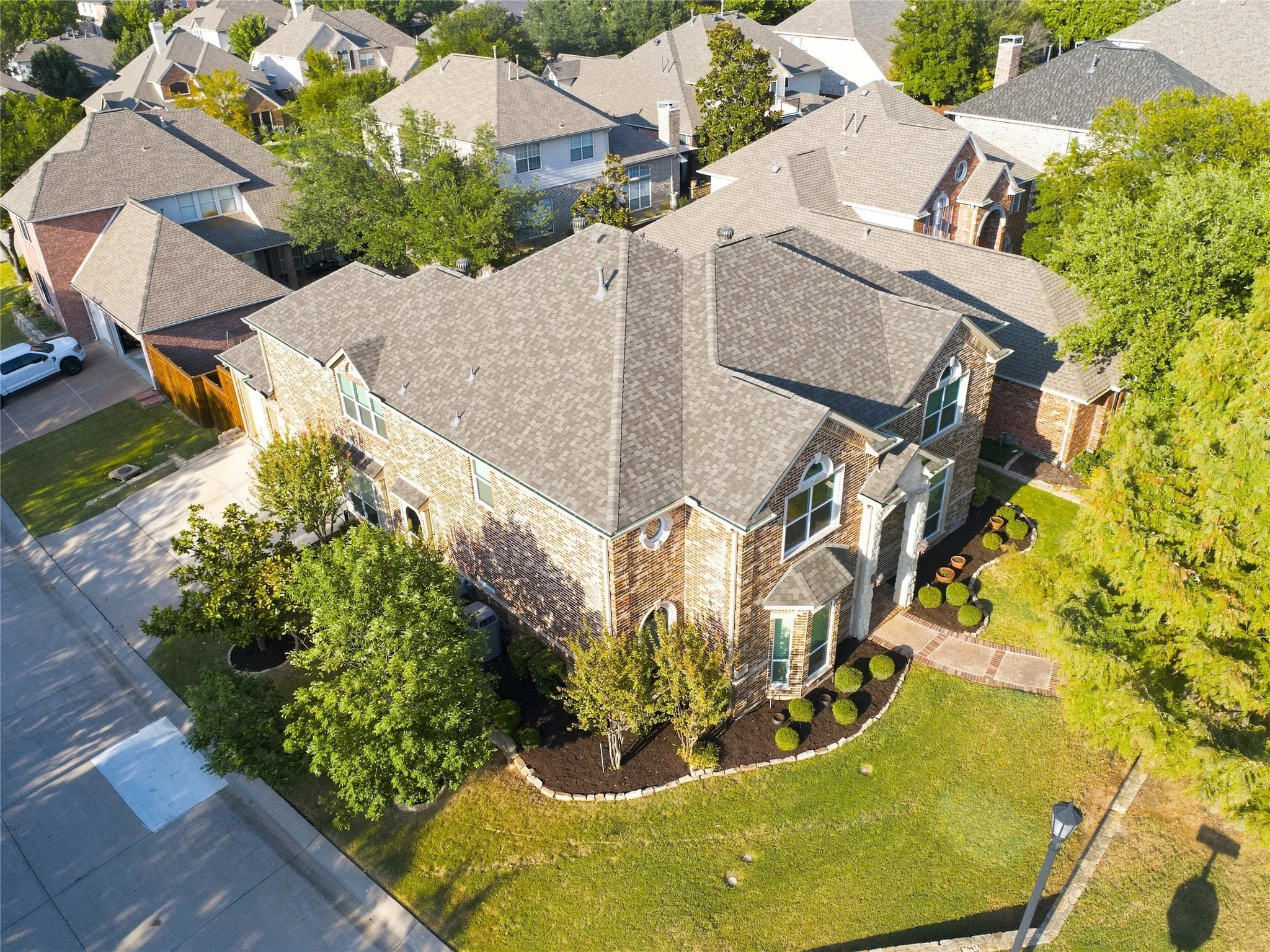 Single Family Residence For Sale in Denton County , 3416 Brighton Court, Highland Village, Texas 75077, 6 Bedroom, 4 Bathroom, 3 Garage spaces, 4,267 Sqft, built in 2001, mls#21382890, Real Estate Agent in Highland Village, Homes For Sale in Denton county, Homes For Sale in Highland Village, Realtor in Highland Village Texas, Real Estate Brokerage Independent Realty Texas, Luminita Cordes Realtor