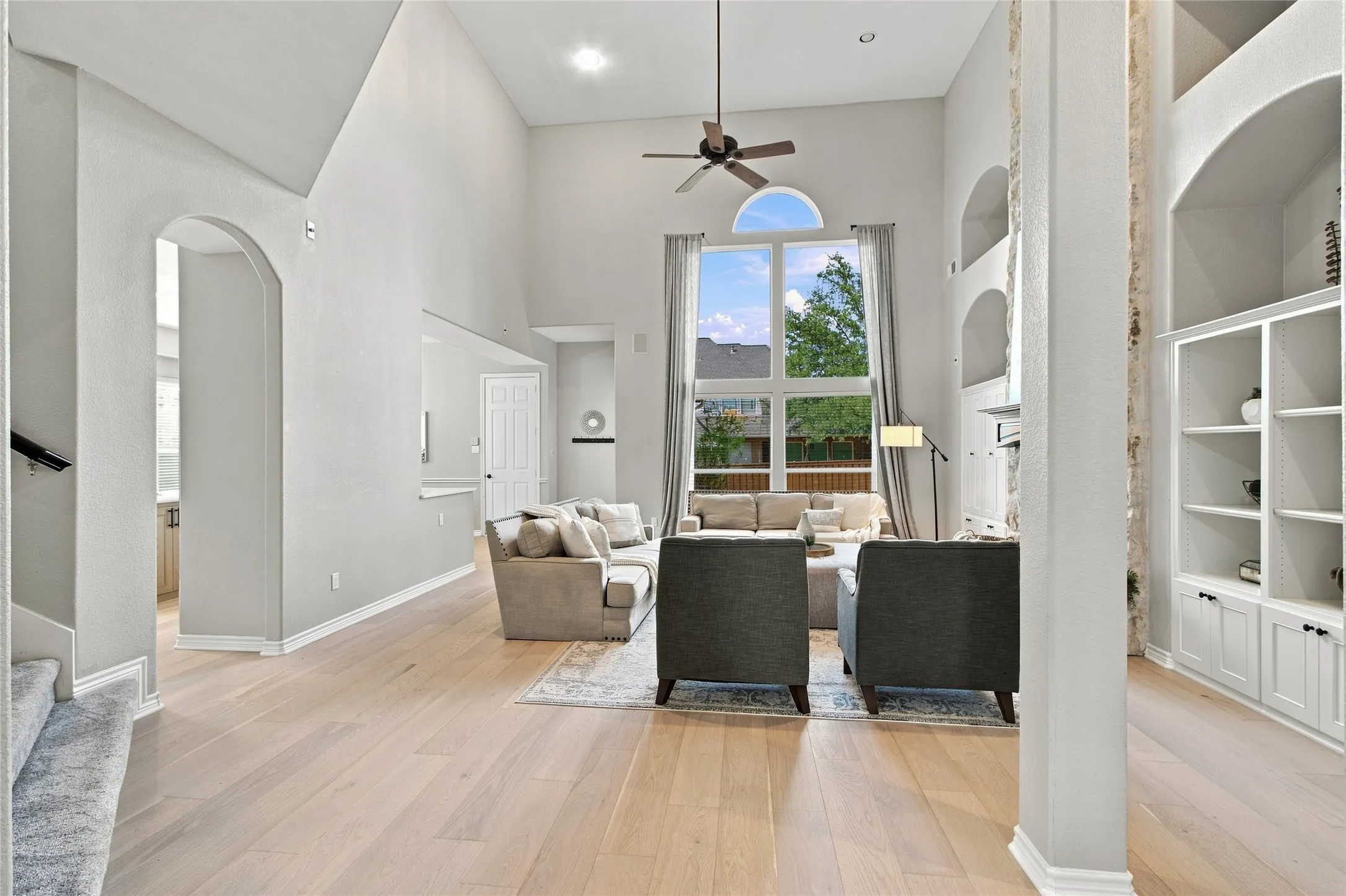 Single Family Residence For Sale in Denton County , 3416 Brighton Court, Highland Village, Texas 75077, 6 Bedroom, 4 Bathroom, 3 Garage spaces, 4,267 Sqft, built in 2001, mls#21382890, Real Estate Agent in Highland Village, Homes For Sale in Denton county, Homes For Sale in Highland Village, Realtor in Highland Village Texas, Real Estate Brokerage Independent Realty Texas, Luminita Cordes Realtor