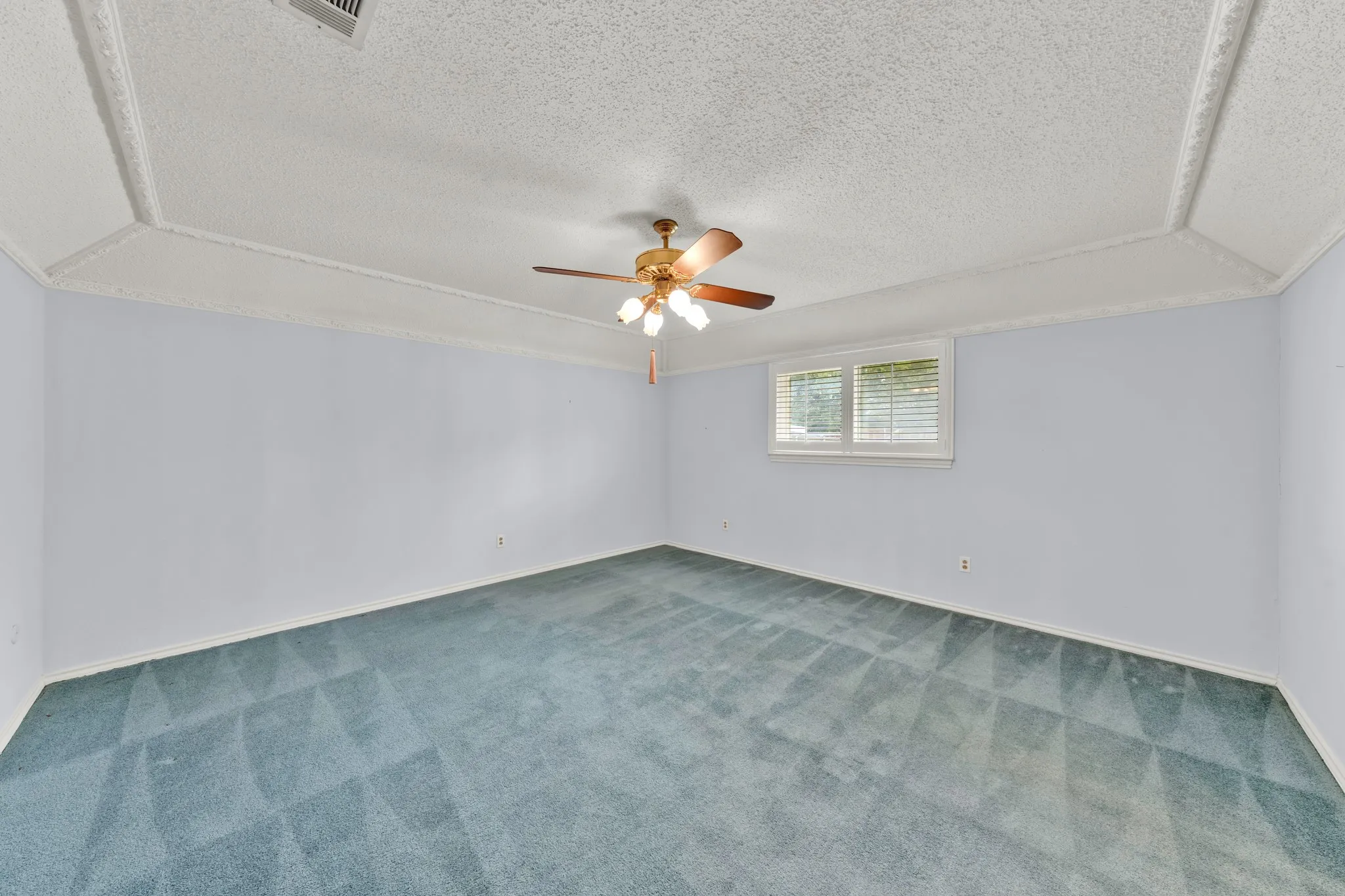 Single Family Residence For Sale in Dallas County , 1606 Clear Point Drive, Garland, Texas 75041, 3 Bedroom, 2 Bathroom, 2 Garage spaces, 2,095 Sqft, built in 1971, mls#21379415, Real Estate Agent in Garland, Homes For Sale in Dallas county, Homes For Sale in Garland, Realtor in Garland Texas, Real Estate Brokerage Independent Realty Texas, Luminita Cordes Realtor