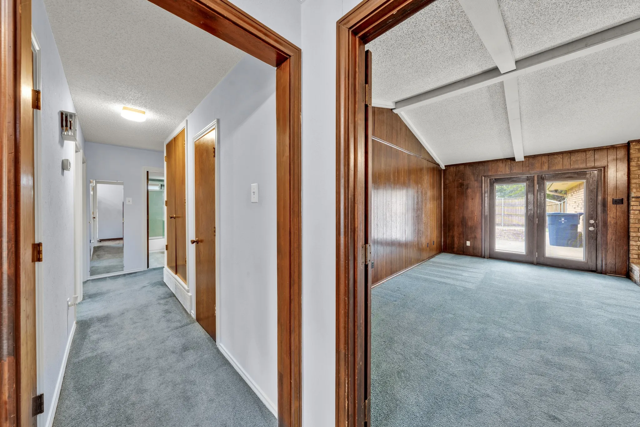 Single Family Residence For Sale in Dallas County , 1606 Clear Point Drive, Garland, Texas 75041, 3 Bedroom, 2 Bathroom, 2 Garage spaces, 2,095 Sqft, built in 1971, mls#21379415, Real Estate Agent in Garland, Homes For Sale in Dallas county, Homes For Sale in Garland, Realtor in Garland Texas, Real Estate Brokerage Independent Realty Texas, Luminita Cordes Realtor