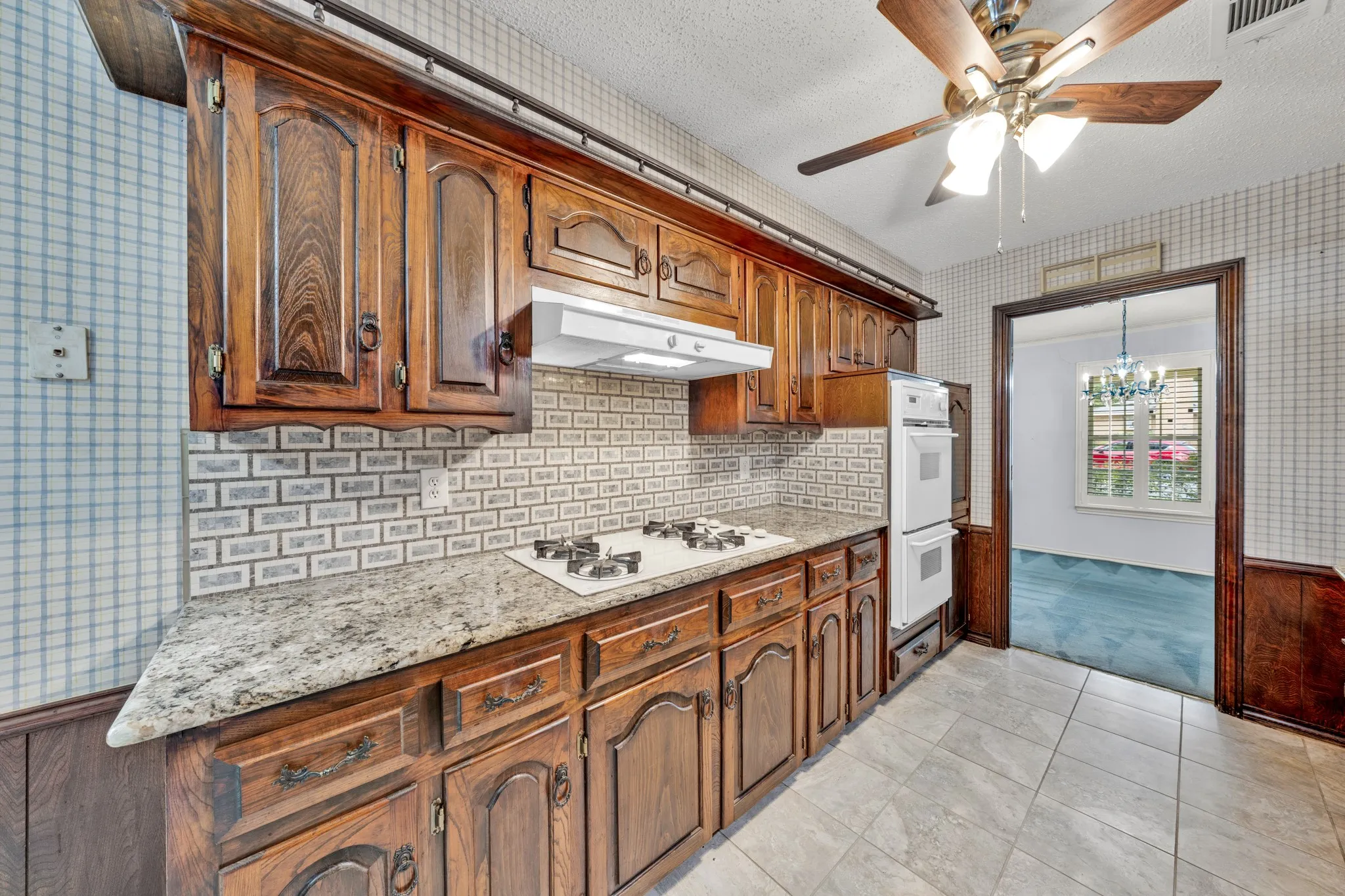 Single Family Residence For Sale in Dallas County , 1606 Clear Point Drive, Garland, Texas 75041, 3 Bedroom, 2 Bathroom, 2 Garage spaces, 2,095 Sqft, built in 1971, mls#21379415, Real Estate Agent in Garland, Homes For Sale in Dallas county, Homes For Sale in Garland, Realtor in Garland Texas, Real Estate Brokerage Independent Realty Texas, Luminita Cordes Realtor