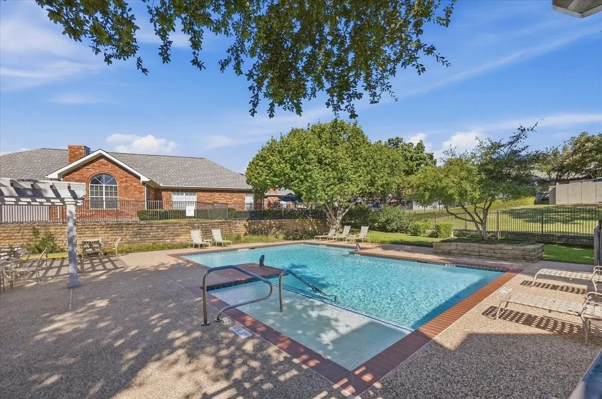 Condominium For Sale in Tarrant County , 6153 Welden Court, Fort Worth, Texas 76132, 2 Bedroom, 2 Bathroom, 2 Garage spaces, 1,579 Sqft, built in 1998, mls#21380734, Real Estate Agent in Fort Worth, Homes For Sale in Tarrant county, Homes For Sale in Fort Worth, Realtor in Fort Worth Texas, Real Estate Brokerage Independent Realty Texas, Luminita Cordes Realtor