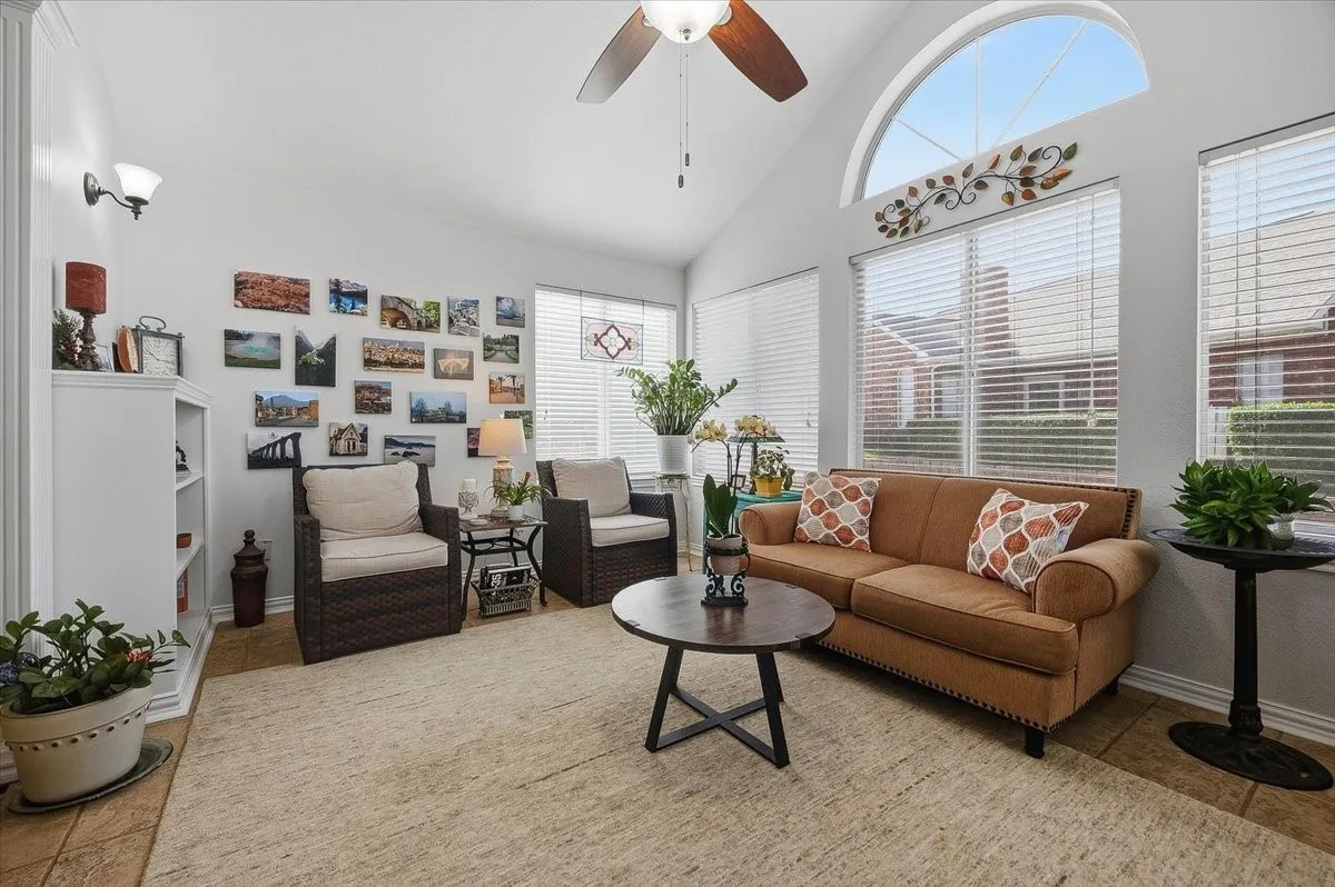Condominium For Sale in Tarrant County , 6153 Welden Court, Fort Worth, Texas 76132, 2 Bedroom, 2 Bathroom, 2 Garage spaces, 1,579 Sqft, built in 1998, mls#21380734, Real Estate Agent in Fort Worth, Homes For Sale in Tarrant county, Homes For Sale in Fort Worth, Realtor in Fort Worth Texas, Real Estate Brokerage Independent Realty Texas, Luminita Cordes Realtor