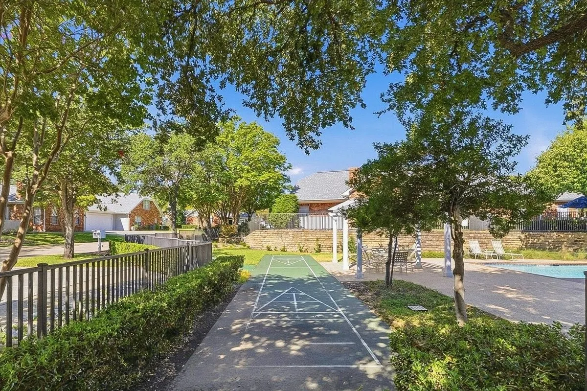 Condominium For Sale in Tarrant County , 6153 Welden Court, Fort Worth, Texas 76132, 2 Bedroom, 2 Bathroom, 2 Garage spaces, 1,579 Sqft, built in 1998, mls#21380734, Real Estate Agent in Fort Worth, Homes For Sale in Tarrant county, Homes For Sale in Fort Worth, Realtor in Fort Worth Texas, Real Estate Brokerage Independent Realty Texas, Luminita Cordes Realtor
