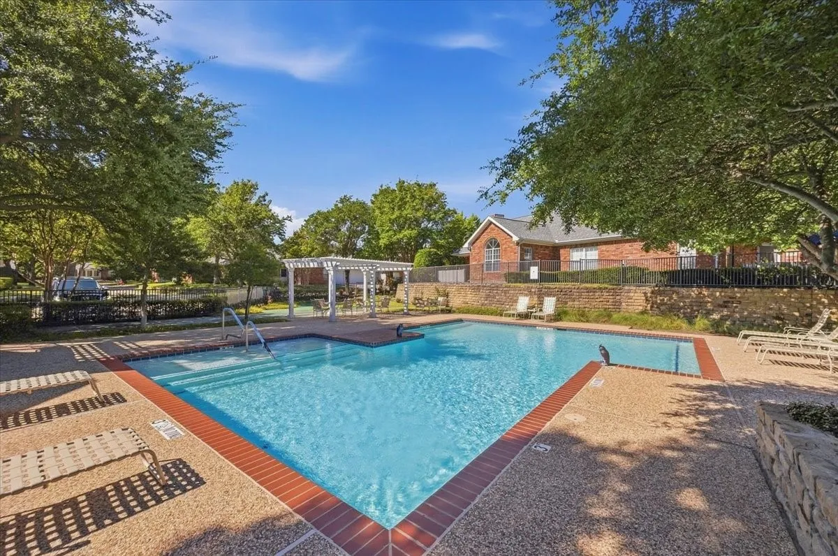 Condominium For Sale in Tarrant County , 6153 Welden Court, Fort Worth, Texas 76132, 2 Bedroom, 2 Bathroom, 2 Garage spaces, 1,579 Sqft, built in 1998, mls#21380734, Real Estate Agent in Fort Worth, Homes For Sale in Tarrant county, Homes For Sale in Fort Worth, Realtor in Fort Worth Texas, Real Estate Brokerage Independent Realty Texas, Luminita Cordes Realtor