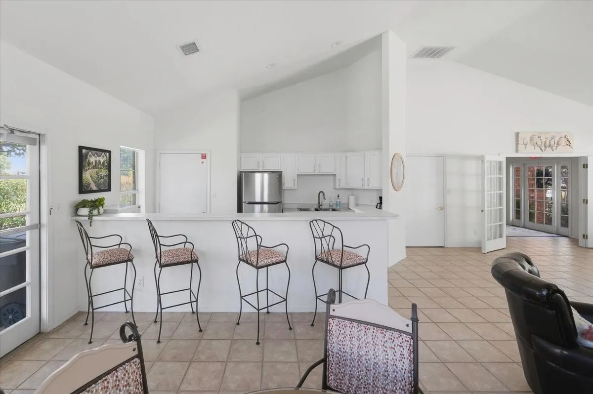 Condominium For Sale in Tarrant County , 6153 Welden Court, Fort Worth, Texas 76132, 2 Bedroom, 2 Bathroom, 2 Garage spaces, 1,579 Sqft, built in 1998, mls#21380734, Real Estate Agent in Fort Worth, Homes For Sale in Tarrant county, Homes For Sale in Fort Worth, Realtor in Fort Worth Texas, Real Estate Brokerage Independent Realty Texas, Luminita Cordes Realtor