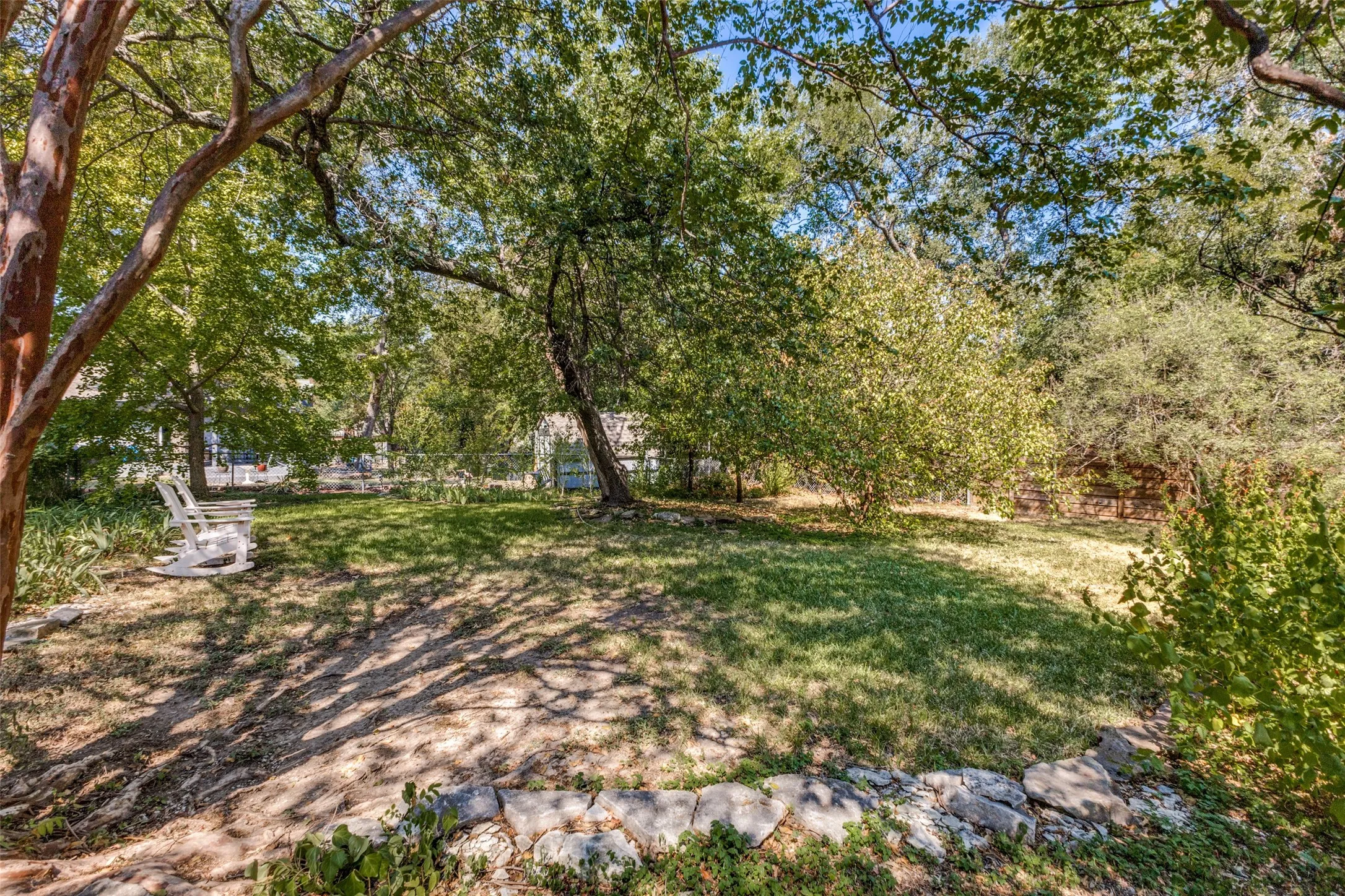 Single Family Residence For Sale in Dallas County , 605 S Ravinia Drive, Dallas, Texas 75211, 2 Bedroom, 2 Bathroom, 2 Garage spaces, 1,379 Sqft, built in 1959, mls#21356836, Real Estate Agent in Dallas, Homes For Sale in Dallas county, Homes For Sale in Dallas, Realtor in Dallas Texas, Real Estate Brokerage Independent Realty Texas, Luminita Cordes Realtor