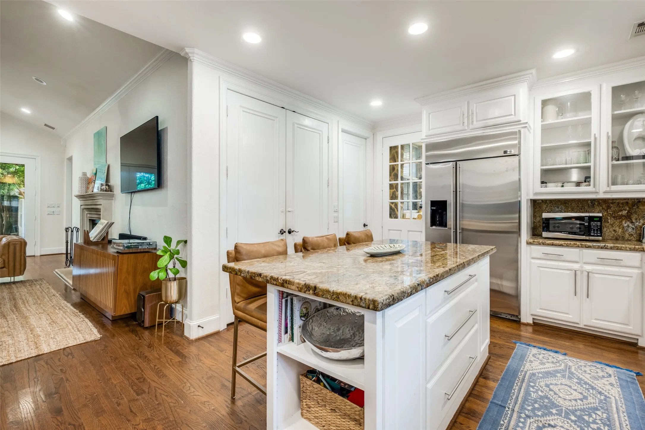 Single Family Residence For Sale in Dallas County , 7138 Westbrook Lane, Dallas, Texas 75214, 3 Bedroom, 2 Bathroom, Garage spaces, 2,235 Sqft, built in 1953, mls#21380875, Real Estate Agent in Dallas, Homes For Sale in Dallas county, Homes For Sale in Dallas, Realtor in Dallas Texas, Real Estate Brokerage Independent Realty Texas, Luminita Cordes Realtor