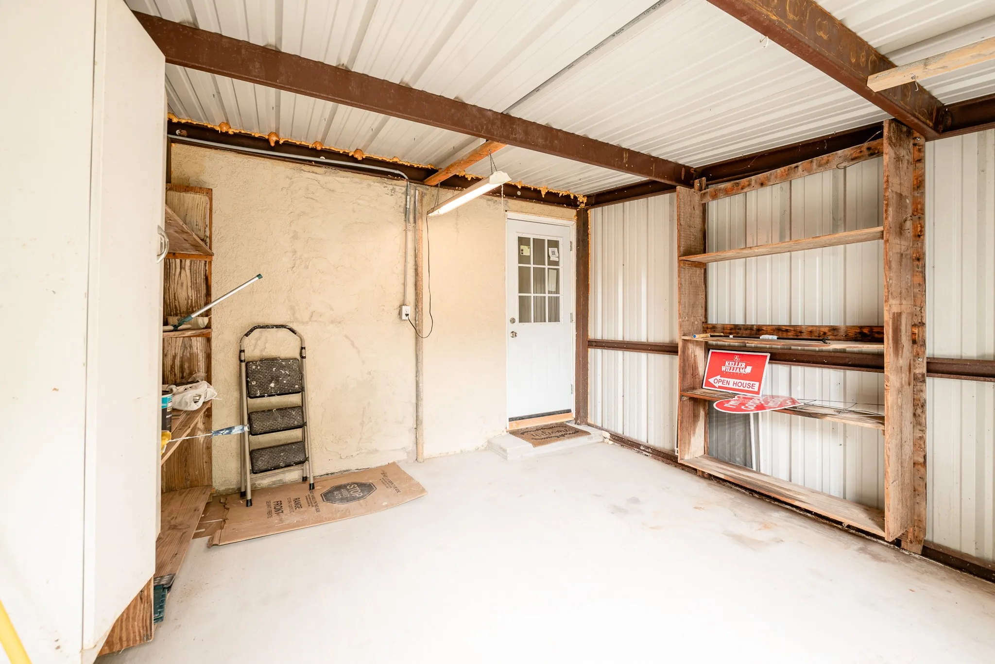 Single Family Residence For Sale in Callahan County , 801 N Avenue A, Cross Plains, Texas 76443, 2 Bedroom, 1 Bathroom, Garage spaces, 969 Sqft, built in 1920, mls#21380852, Real Estate Agent in Cross Plains, Homes For Sale in Callahan county, Homes For Sale in Cross Plains, Realtor in Cross Plains Texas, Real Estate Brokerage Independent Realty Texas, Luminita Cordes Realtor