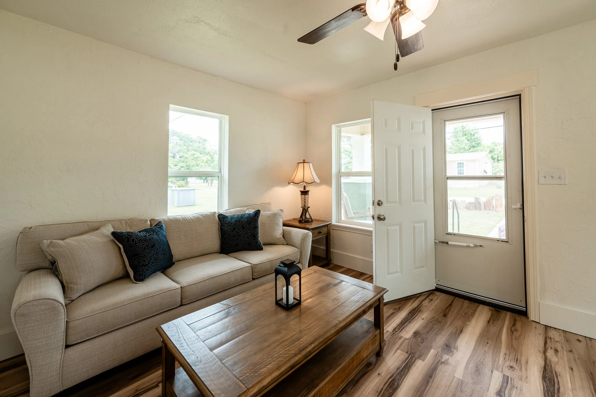 Single Family Residence For Sale in Callahan County , 801 N Avenue A, Cross Plains, Texas 76443, 2 Bedroom, 1 Bathroom, Garage spaces, 969 Sqft, built in 1920, mls#21380852, Real Estate Agent in Cross Plains, Homes For Sale in Callahan county, Homes For Sale in Cross Plains, Realtor in Cross Plains Texas, Real Estate Brokerage Independent Realty Texas, Luminita Cordes Realtor