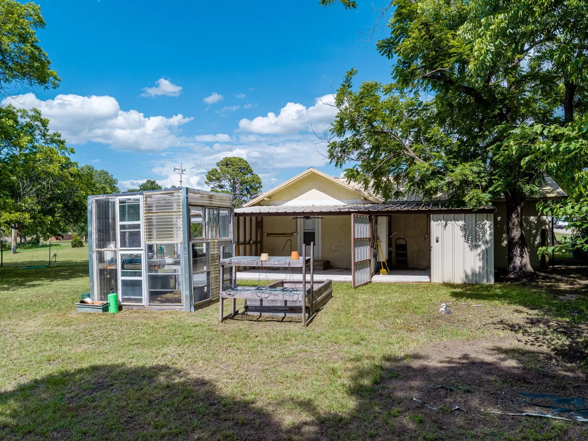 Single Family Residence For Sale in Callahan County , 801 N Avenue A, Cross Plains, Texas 76443, 2 Bedroom, 1 Bathroom, Garage spaces, 969 Sqft, built in 1920, mls#21380852, Real Estate Agent in Cross Plains, Homes For Sale in Callahan county, Homes For Sale in Cross Plains, Realtor in Cross Plains Texas, Real Estate Brokerage Independent Realty Texas, Luminita Cordes Realtor