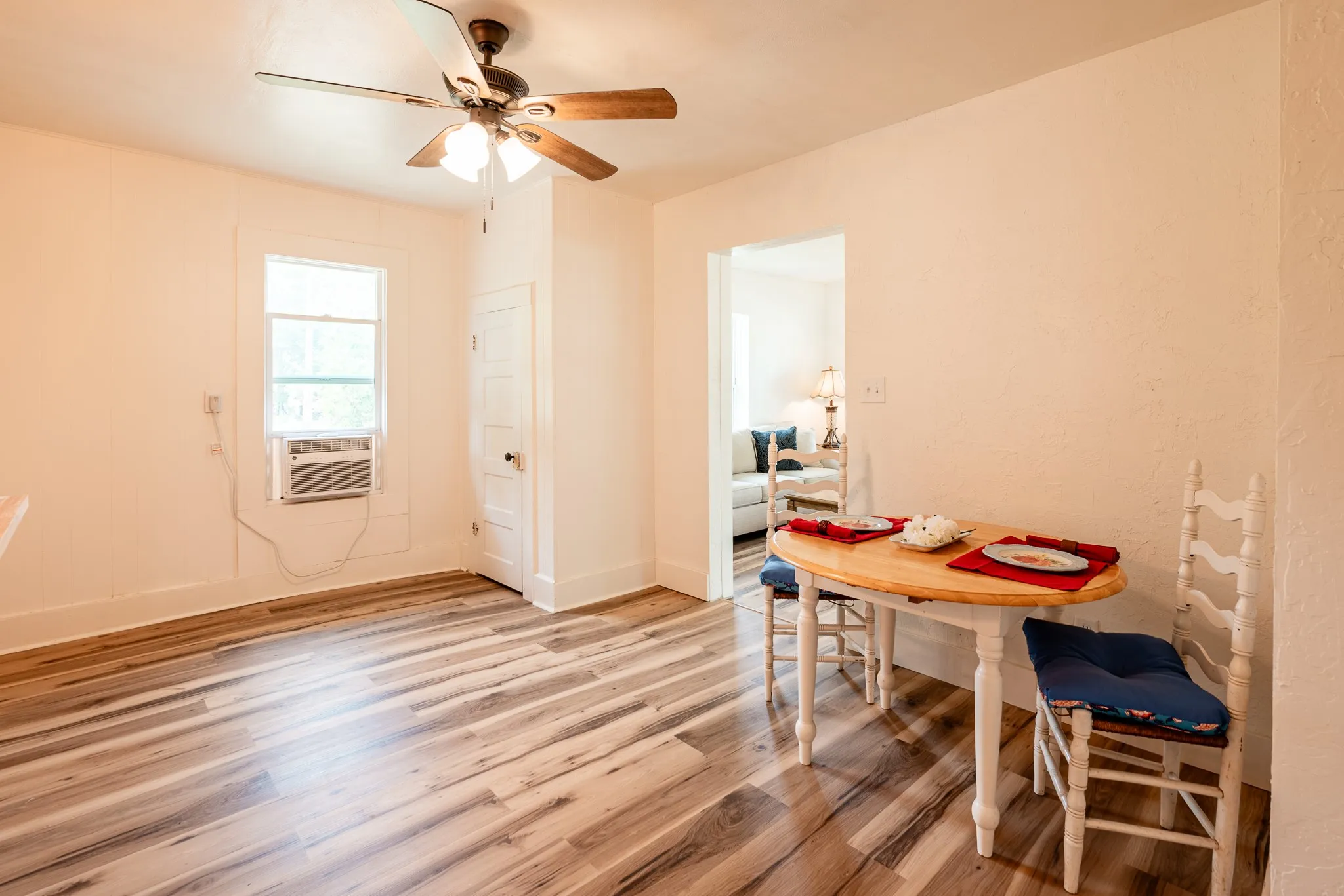 Single Family Residence For Sale in Callahan County , 801 N Avenue A, Cross Plains, Texas 76443, 2 Bedroom, 1 Bathroom, Garage spaces, 969 Sqft, built in 1920, mls#21380852, Real Estate Agent in Cross Plains, Homes For Sale in Callahan county, Homes For Sale in Cross Plains, Realtor in Cross Plains Texas, Real Estate Brokerage Independent Realty Texas, Luminita Cordes Realtor