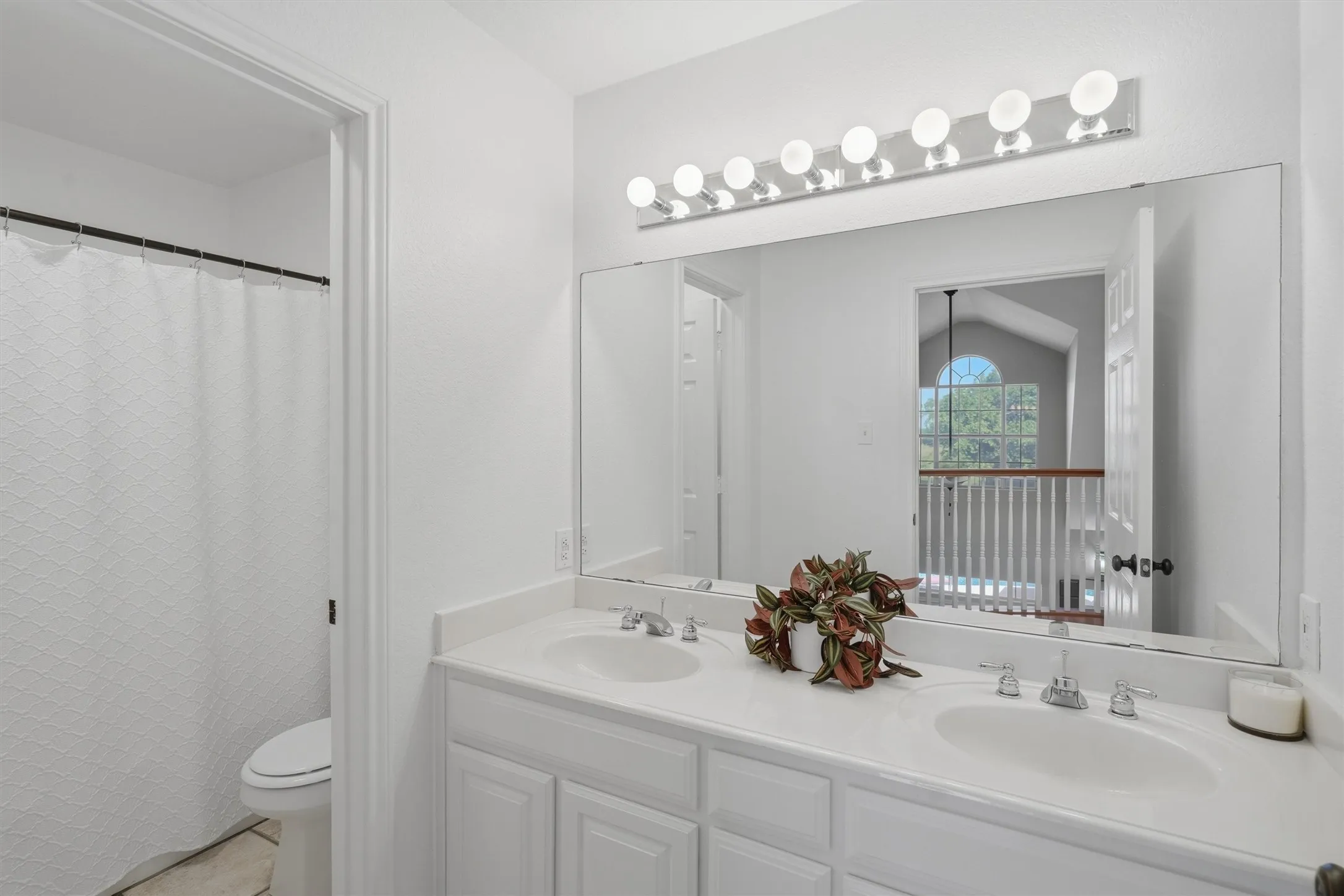 Upstairs Hall bathroom
