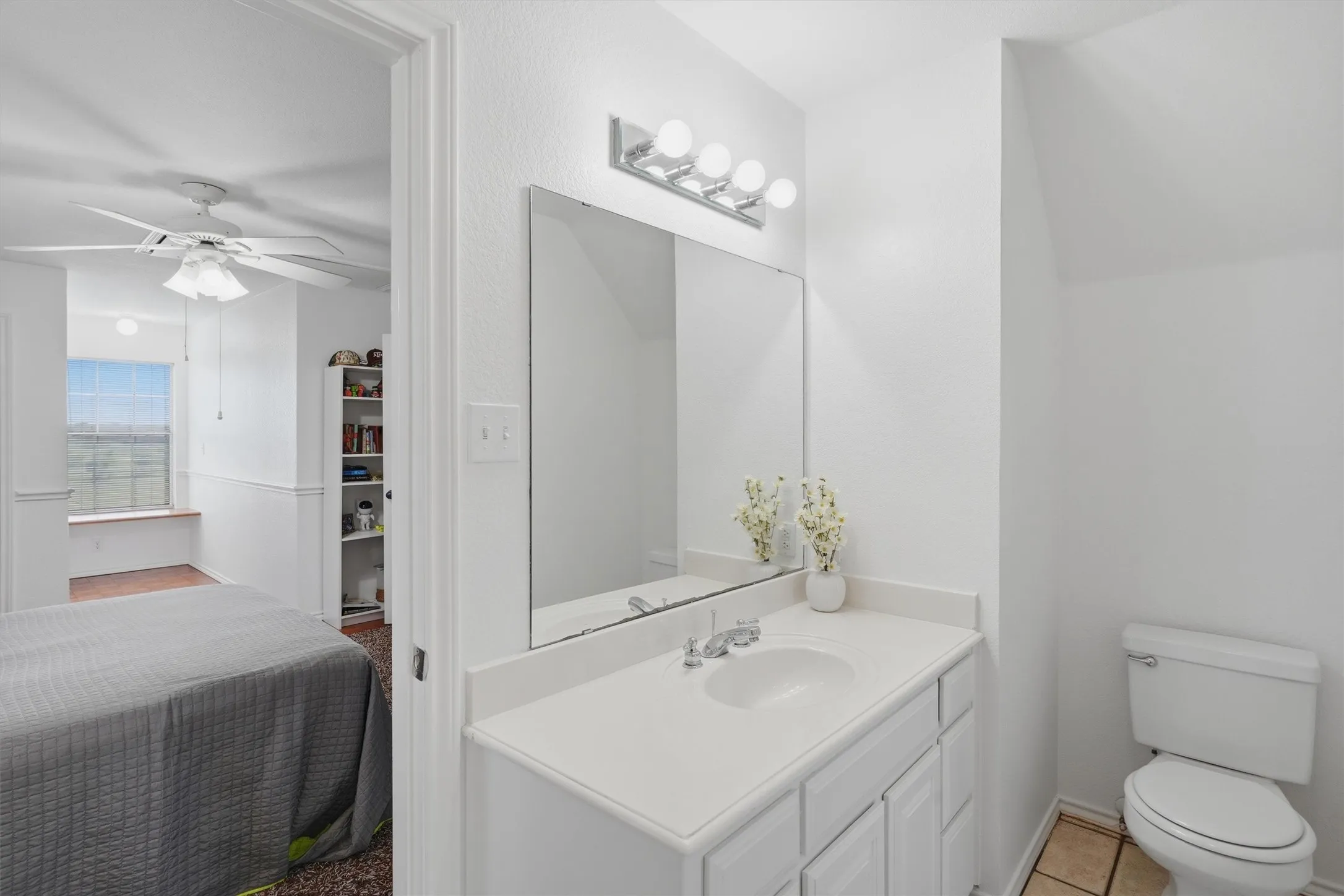 ensuite 2nd floor bath