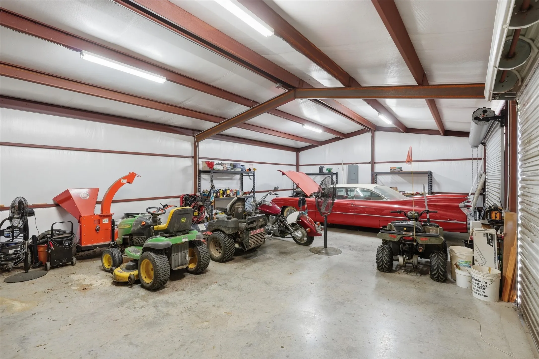 Single Family Residence For Sale in Johnson County , 8649 River Hills Road, Godley, Texas 76044, 4 Bedroom, 4 Bathroom, 2 Garage spaces, 3,846 Sqft, built in 1997, mls#21381028, Real Estate Agent in Godley, Homes For Sale in Johnson county, Homes For Sale in Godley, Realtor in Godley Texas, Real Estate Brokerage Independent Realty Texas, Luminita Cordes Realtor