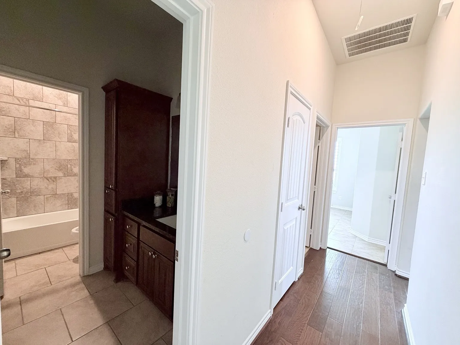 Single Family Residence For Rent in Collin County , 7061 Whispering Oaks, Mc Kinney, Texas 75071, 4 Bedroom, 3 Bathroom, 3 Garage spaces, 2,436 Sqft, built in 2018, mls#21380740, Real Estate Agent in Mc Kinney, Homes For Rent in Collin county, Homes For Rent in Mc Kinney, Realtor in Mc Kinney Texas, Real Estate Brokerage Independent Realty Texas, Luminita Cordes Realtor