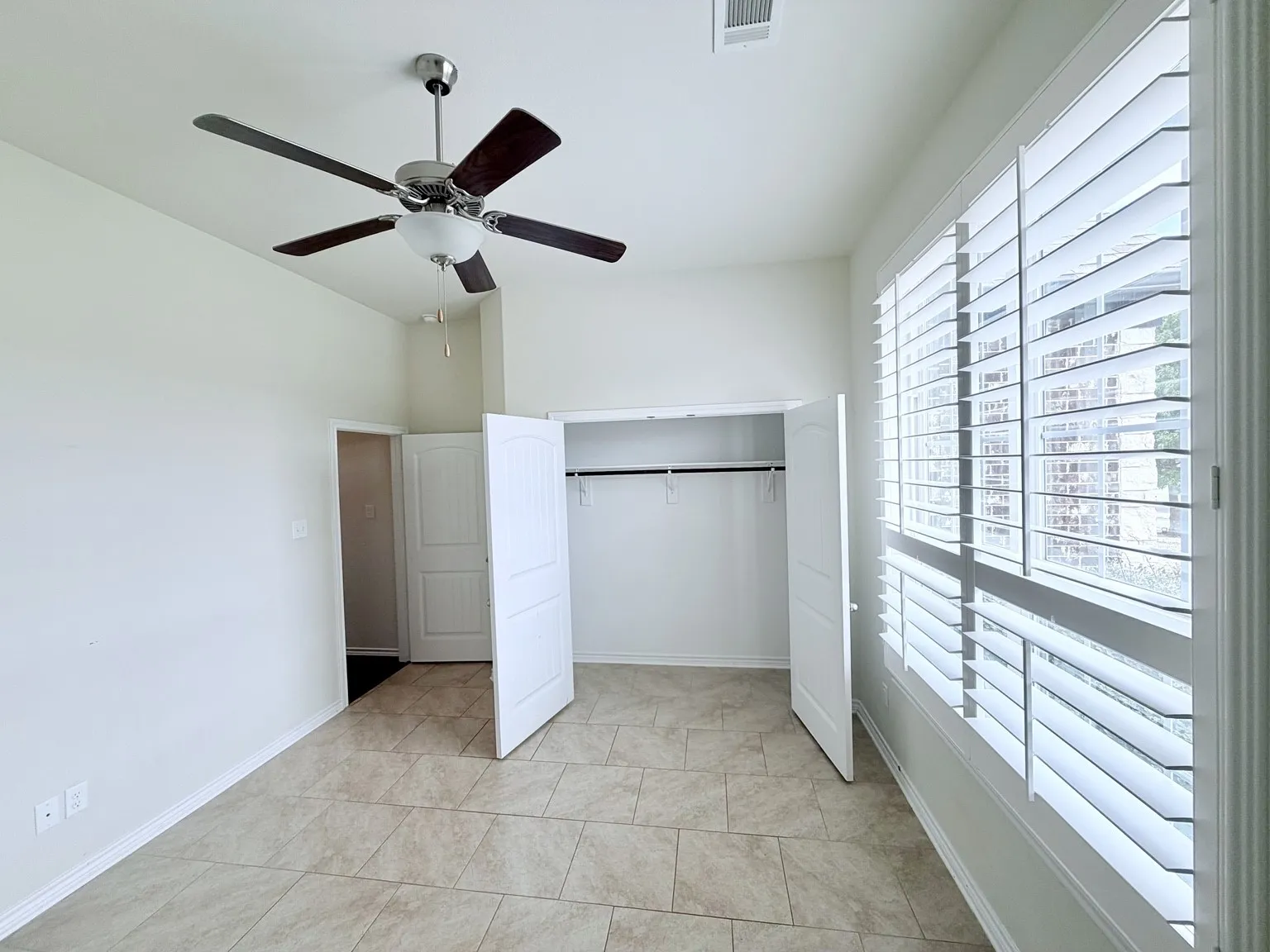 Single Family Residence For Rent in Collin County , 7061 Whispering Oaks, Mc Kinney, Texas 75071, 4 Bedroom, 3 Bathroom, 3 Garage spaces, 2,436 Sqft, built in 2018, mls#21380740, Real Estate Agent in Mc Kinney, Homes For Rent in Collin county, Homes For Rent in Mc Kinney, Realtor in Mc Kinney Texas, Real Estate Brokerage Independent Realty Texas, Luminita Cordes Realtor