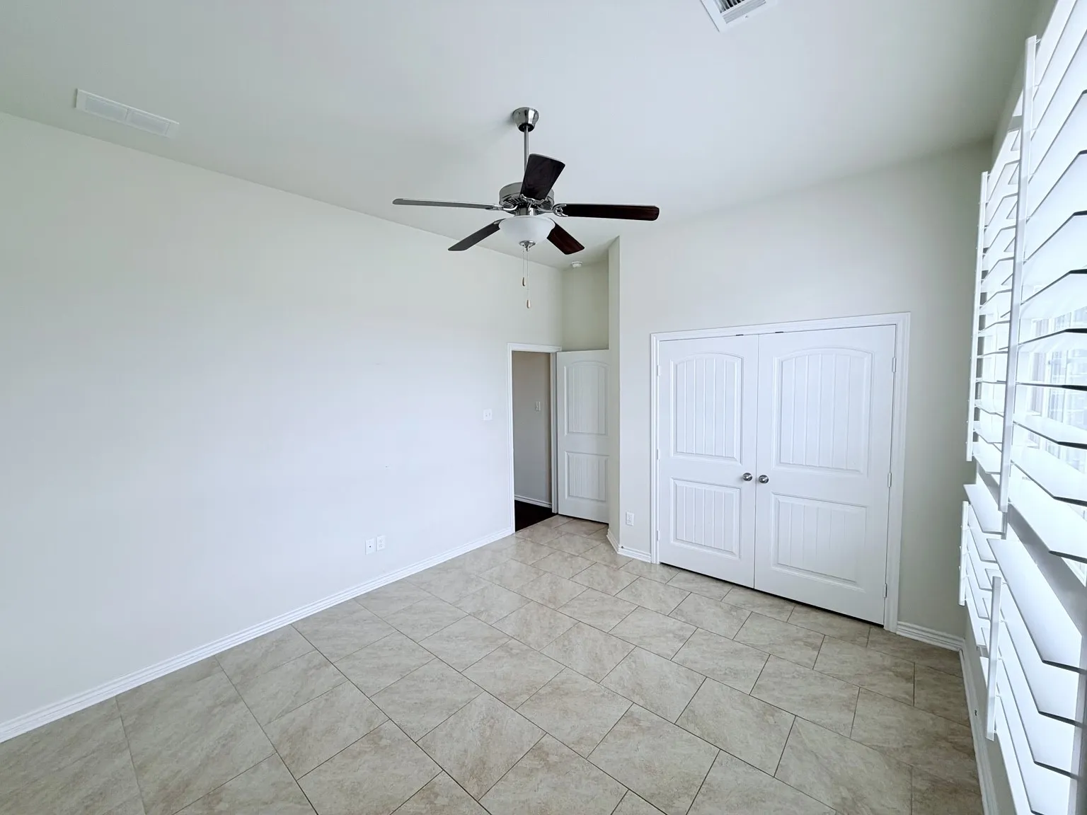 Single Family Residence For Rent in Collin County , 7061 Whispering Oaks, Mc Kinney, Texas 75071, 4 Bedroom, 3 Bathroom, 3 Garage spaces, 2,436 Sqft, built in 2018, mls#21380740, Real Estate Agent in Mc Kinney, Homes For Rent in Collin county, Homes For Rent in Mc Kinney, Realtor in Mc Kinney Texas, Real Estate Brokerage Independent Realty Texas, Luminita Cordes Realtor
