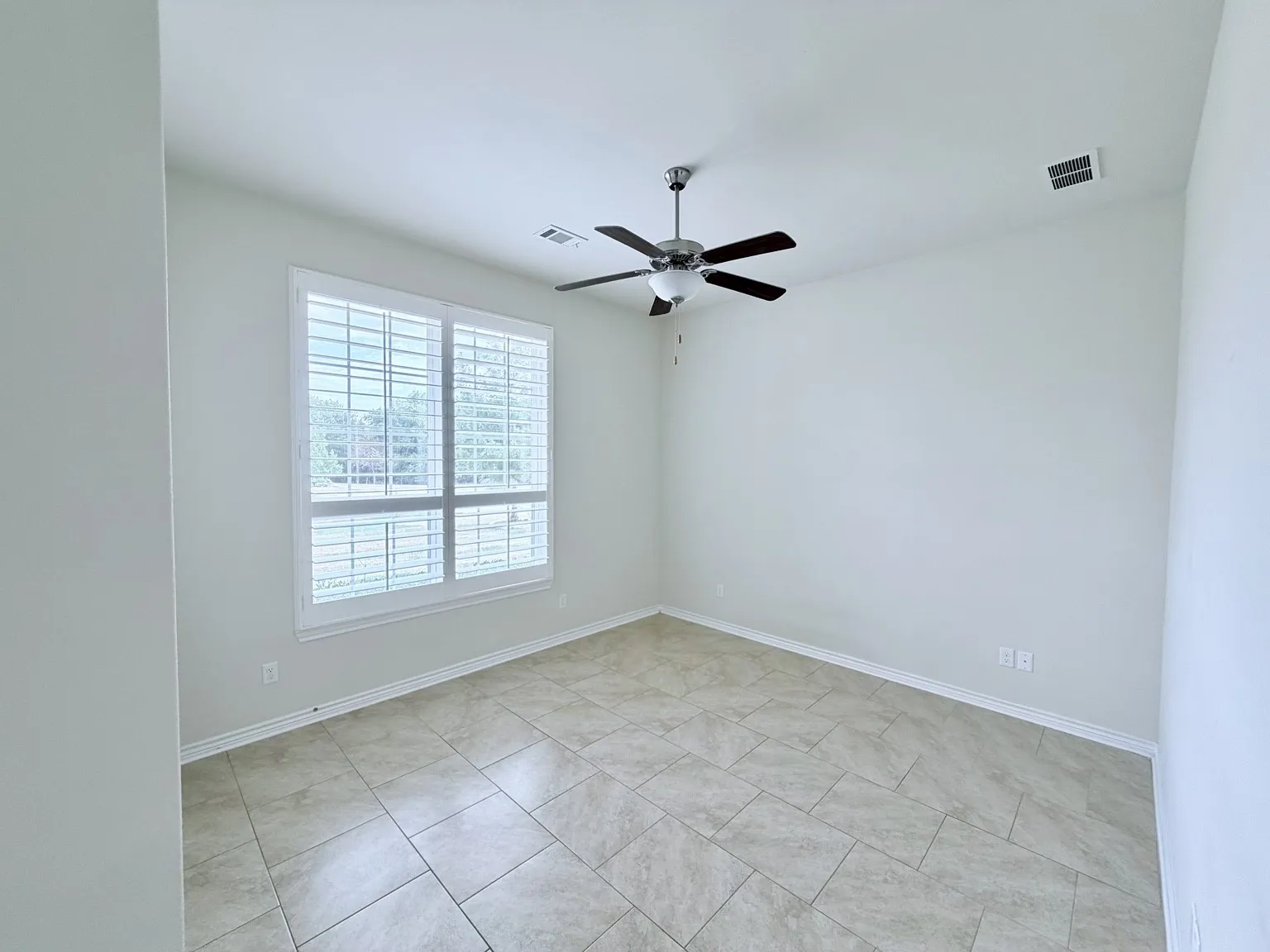 Single Family Residence For Rent in Collin County , 7061 Whispering Oaks, Mc Kinney, Texas 75071, 4 Bedroom, 3 Bathroom, 3 Garage spaces, 2,436 Sqft, built in 2018, mls#21380740, Real Estate Agent in Mc Kinney, Homes For Rent in Collin county, Homes For Rent in Mc Kinney, Realtor in Mc Kinney Texas, Real Estate Brokerage Independent Realty Texas, Luminita Cordes Realtor