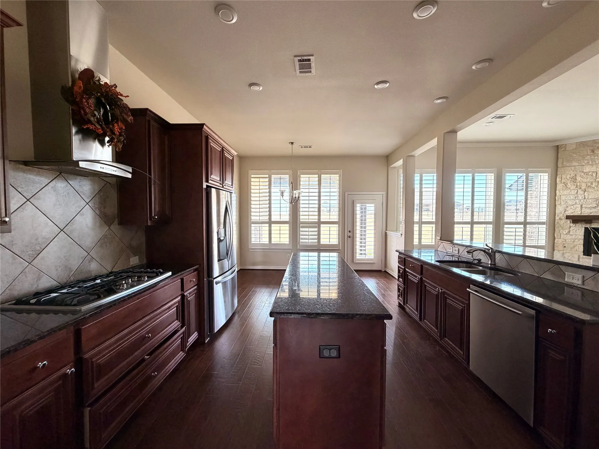 Single Family Residence For Rent in Collin County , 7061 Whispering Oaks, Mc Kinney, Texas 75071, 4 Bedroom, 3 Bathroom, 3 Garage spaces, 2,436 Sqft, built in 2018, mls#21380740, Real Estate Agent in Mc Kinney, Homes For Rent in Collin county, Homes For Rent in Mc Kinney, Realtor in Mc Kinney Texas, Real Estate Brokerage Independent Realty Texas, Luminita Cordes Realtor
