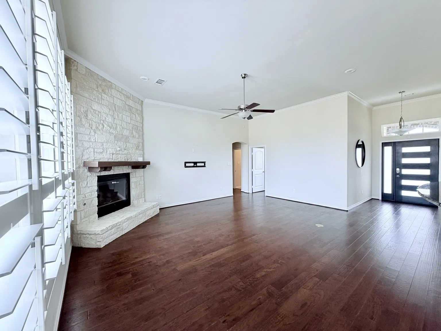 Single Family Residence For Rent in Collin County , 7061 Whispering Oaks, Mc Kinney, Texas 75071, 4 Bedroom, 3 Bathroom, 3 Garage spaces, 2,436 Sqft, built in 2018, mls#21380740, Real Estate Agent in Mc Kinney, Homes For Rent in Collin county, Homes For Rent in Mc Kinney, Realtor in Mc Kinney Texas, Real Estate Brokerage Independent Realty Texas, Luminita Cordes Realtor
