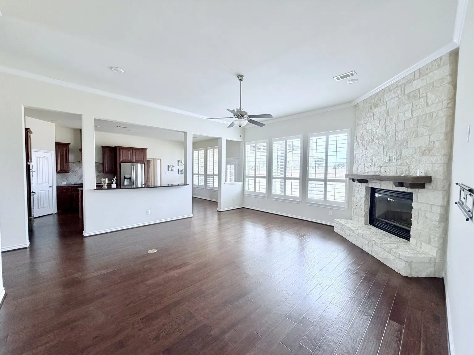 Single Family Residence For Rent in Collin County , 7061 Whispering Oaks, Mc Kinney, Texas 75071, 4 Bedroom, 3 Bathroom, 3 Garage spaces, 2,436 Sqft, built in 2018, mls#21380740, Real Estate Agent in Mc Kinney, Homes For Rent in Collin county, Homes For Rent in Mc Kinney, Realtor in Mc Kinney Texas, Real Estate Brokerage Independent Realty Texas, Luminita Cordes Realtor
