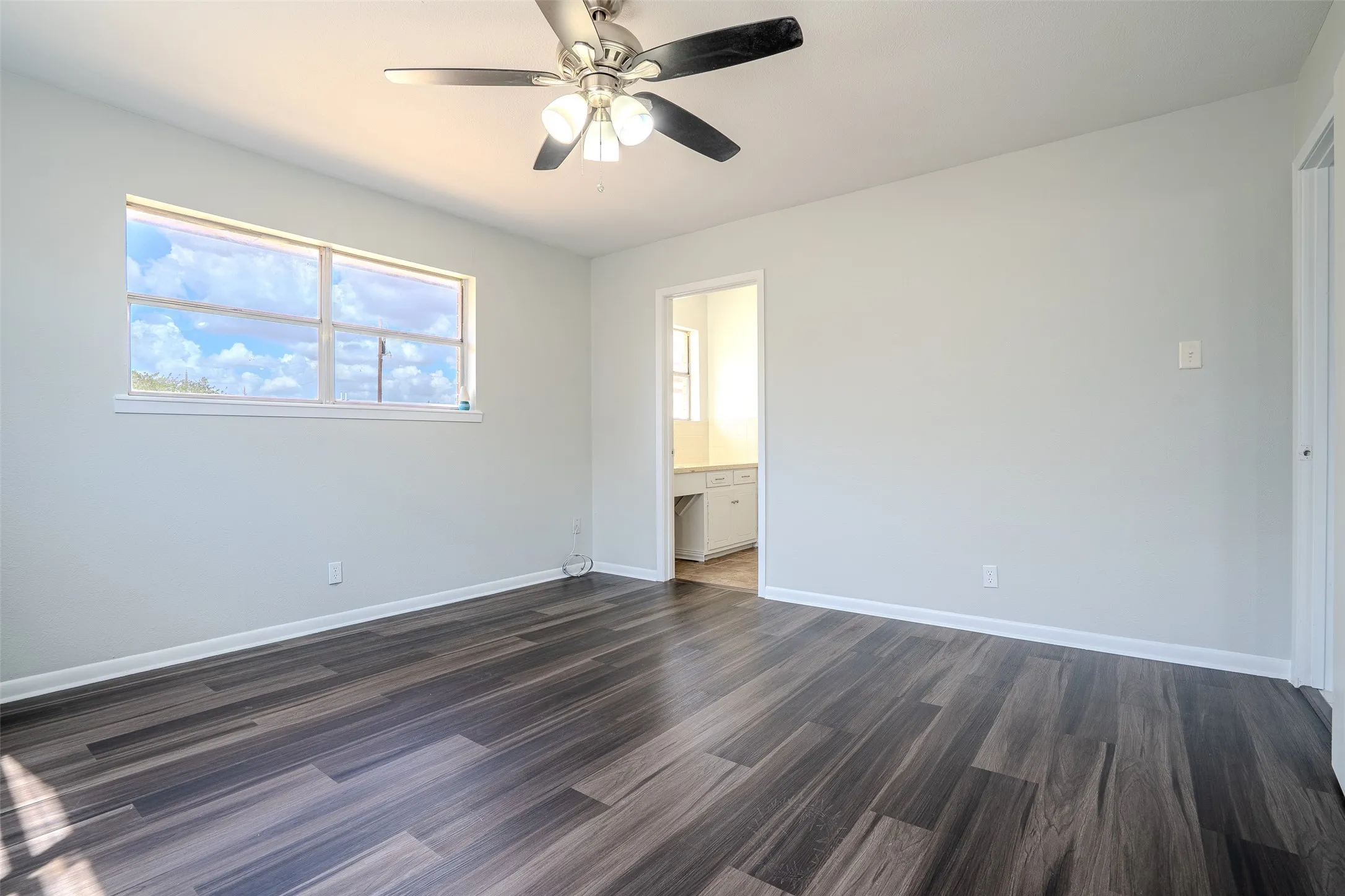 Single Family Residence For Sale in Erath County , 328 Eagle Street, Dublin, Texas 76446, 2 Bedroom, 2 Bathroom, 2 Garage spaces, 1,462 Sqft, built in 1975, mls#21383070, Real Estate Agent in Dublin, Homes For Sale in Erath county, Homes For Sale in Dublin, Realtor in Dublin Texas, Real Estate Brokerage Independent Realty Texas, Luminita Cordes Realtor