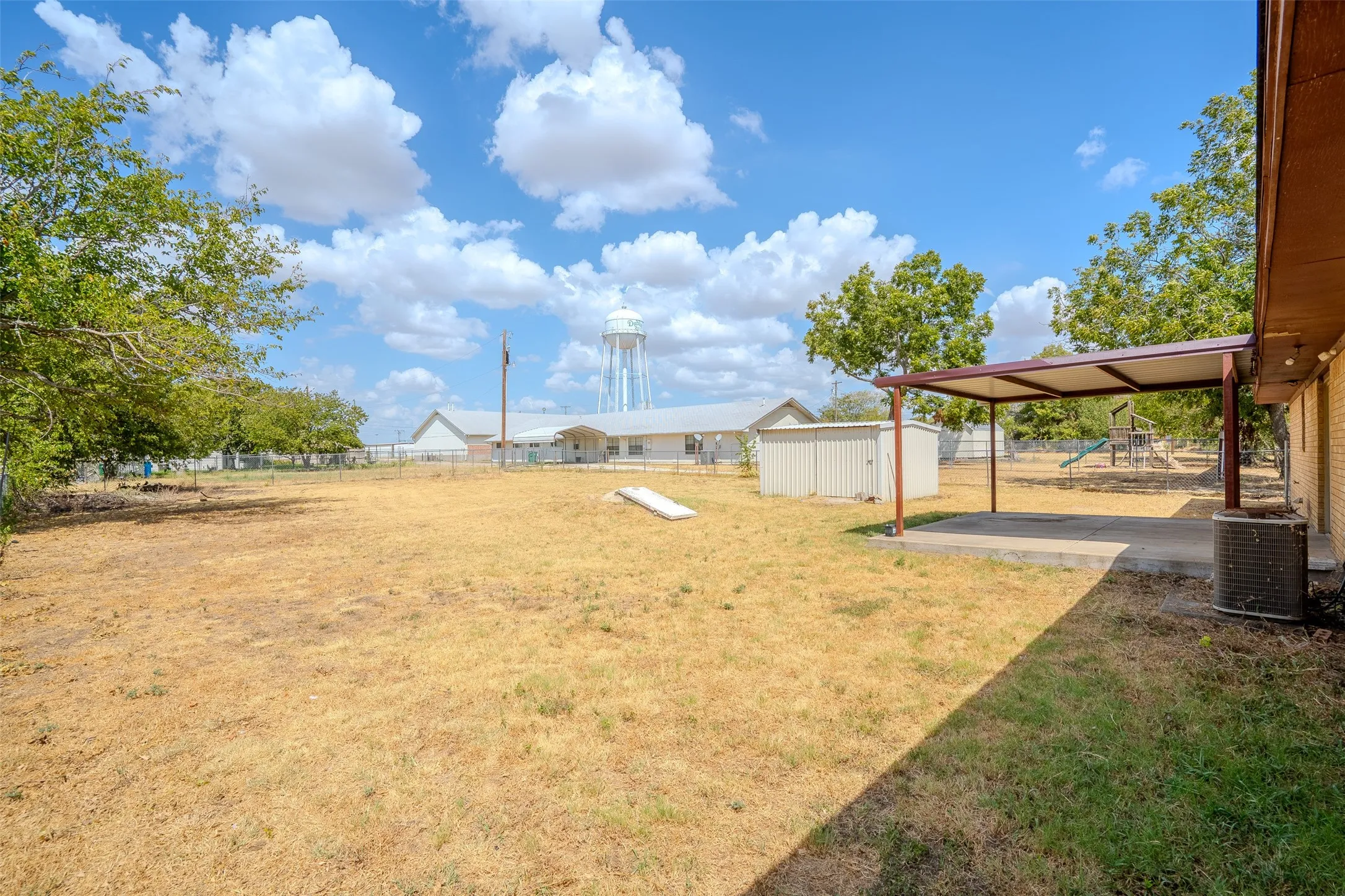 Single Family Residence For Sale in Erath County , 328 Eagle Street, Dublin, Texas 76446, 2 Bedroom, 2 Bathroom, 2 Garage spaces, 1,462 Sqft, built in 1975, mls#21383070, Real Estate Agent in Dublin, Homes For Sale in Erath county, Homes For Sale in Dublin, Realtor in Dublin Texas, Real Estate Brokerage Independent Realty Texas, Luminita Cordes Realtor
