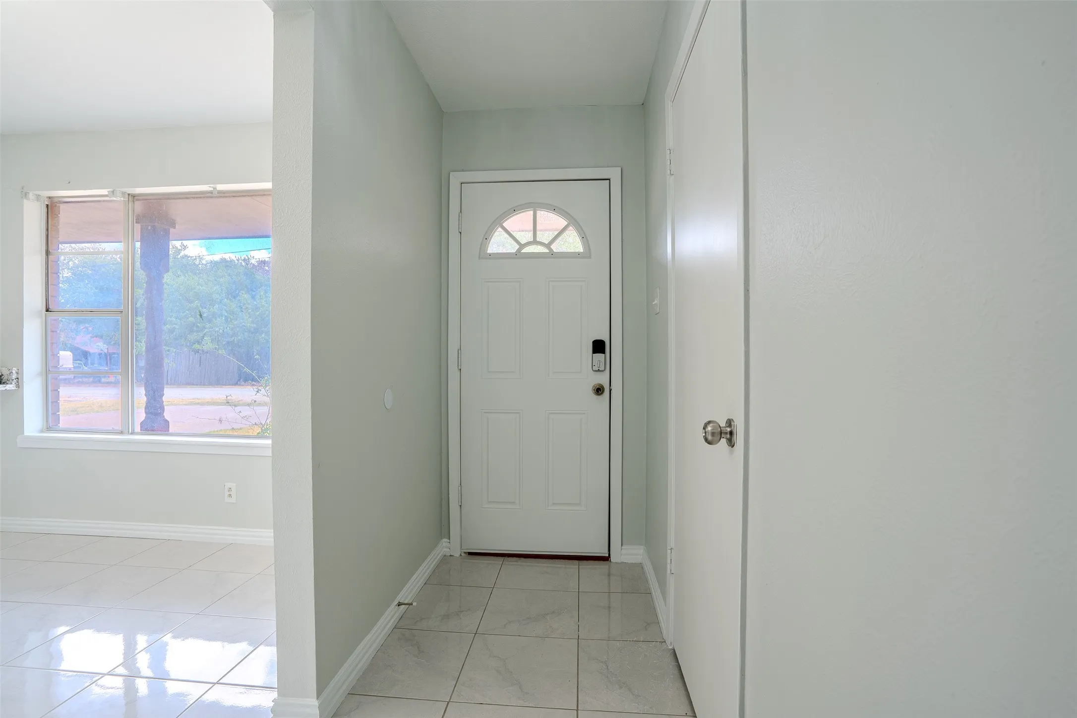 Single Family Residence For Sale in Erath County , 328 Eagle Street, Dublin, Texas 76446, 2 Bedroom, 2 Bathroom, 2 Garage spaces, 1,462 Sqft, built in 1975, mls#21383070, Real Estate Agent in Dublin, Homes For Sale in Erath county, Homes For Sale in Dublin, Realtor in Dublin Texas, Real Estate Brokerage Independent Realty Texas, Luminita Cordes Realtor