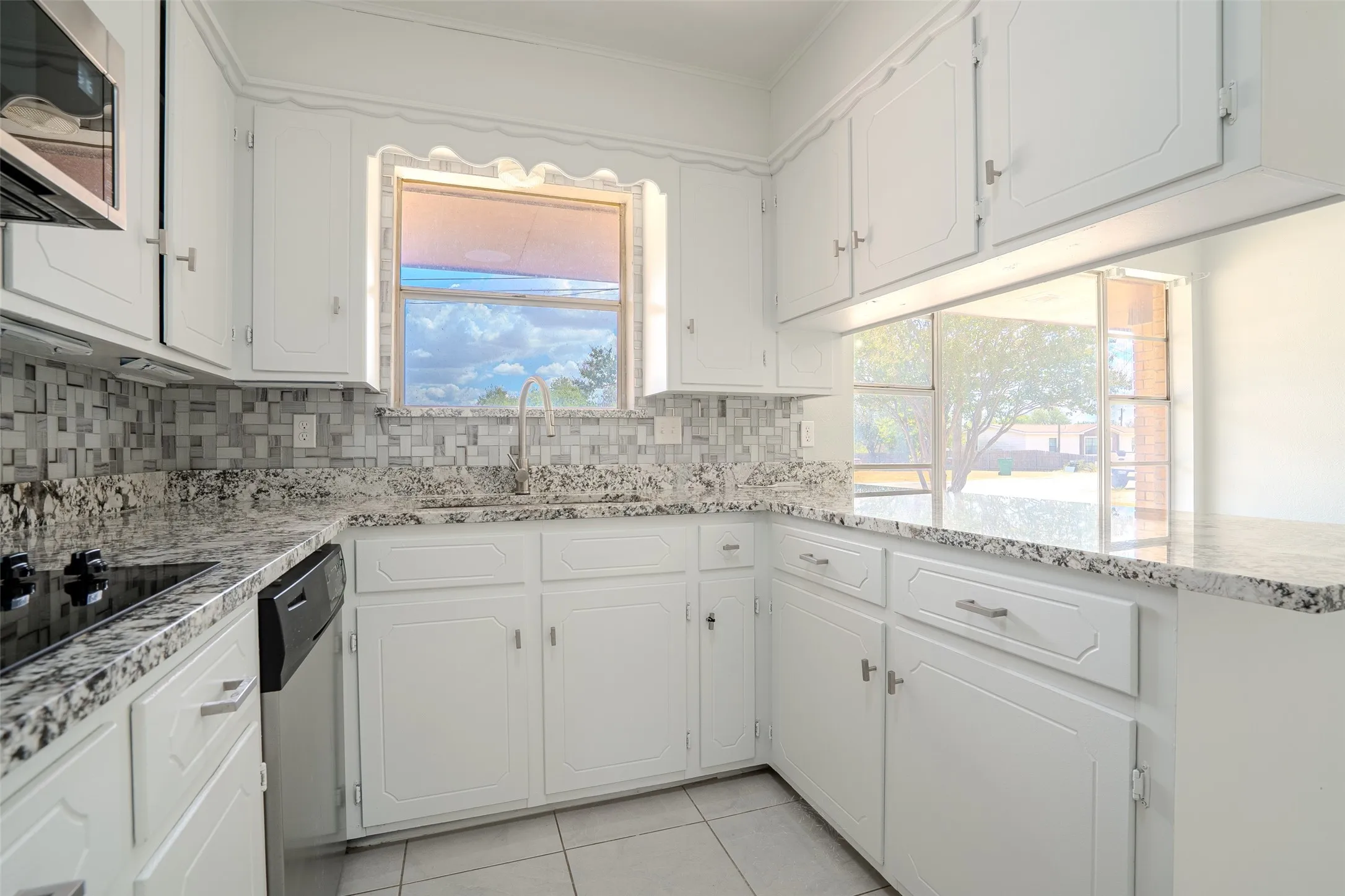 Single Family Residence For Sale in Erath County , 328 Eagle Street, Dublin, Texas 76446, 2 Bedroom, 2 Bathroom, 2 Garage spaces, 1,462 Sqft, built in 1975, mls#21383070, Real Estate Agent in Dublin, Homes For Sale in Erath county, Homes For Sale in Dublin, Realtor in Dublin Texas, Real Estate Brokerage Independent Realty Texas, Luminita Cordes Realtor