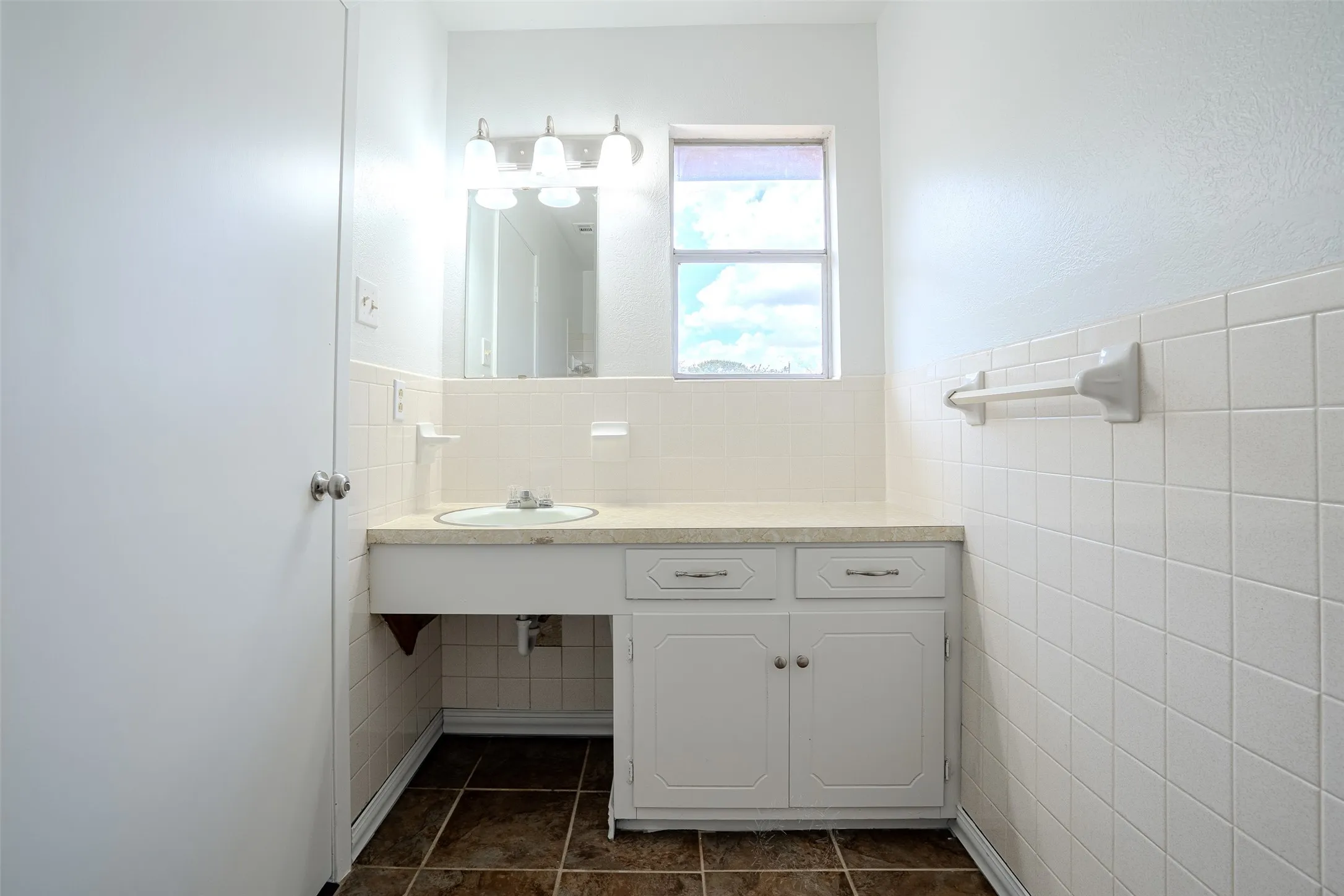 Single Family Residence For Sale in Erath County , 328 Eagle Street, Dublin, Texas 76446, 2 Bedroom, 2 Bathroom, 2 Garage spaces, 1,462 Sqft, built in 1975, mls#21383070, Real Estate Agent in Dublin, Homes For Sale in Erath county, Homes For Sale in Dublin, Realtor in Dublin Texas, Real Estate Brokerage Independent Realty Texas, Luminita Cordes Realtor