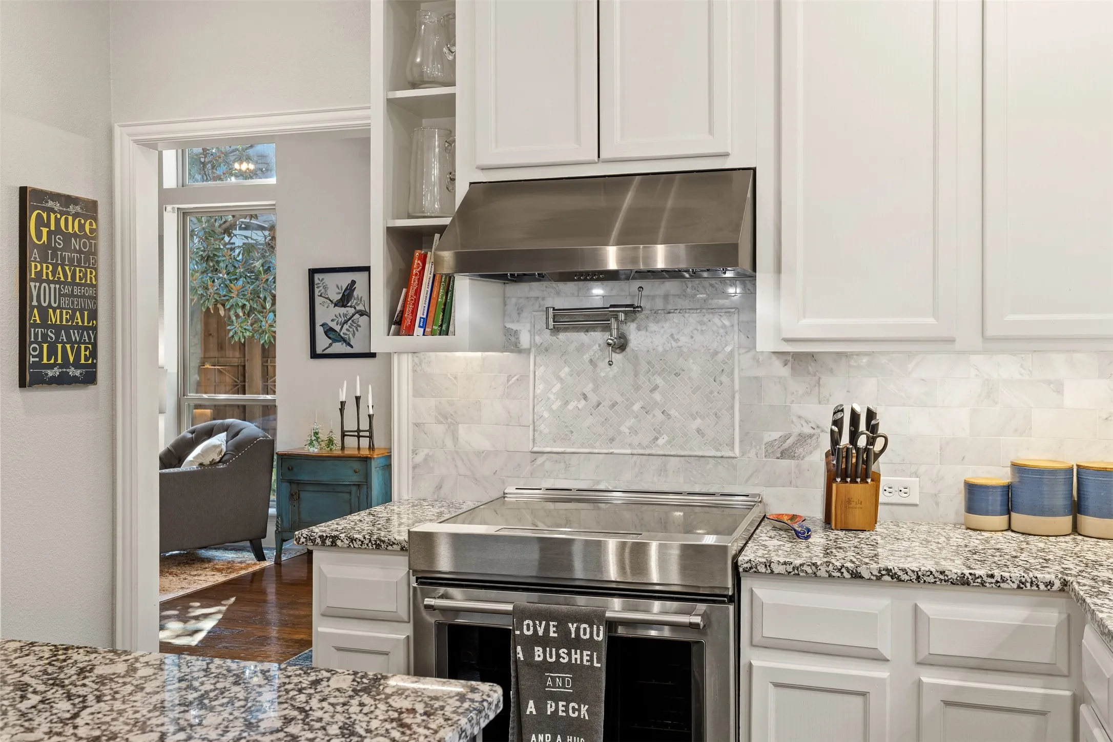Single Family Residence For Sale in Collin County , 2904 Meadow Glen Drive, Mc Kinney, Texas 75072, 3 Bedroom, 3 Bathroom, 2 Garage spaces, 2,453 Sqft, built in 1994, mls#21383180, Real Estate Agent in Mc Kinney, Homes For Sale in Collin county, Homes For Sale in Mc Kinney, Realtor in Mc Kinney Texas, Real Estate Brokerage Independent Realty Texas, Luminita Cordes Realtor