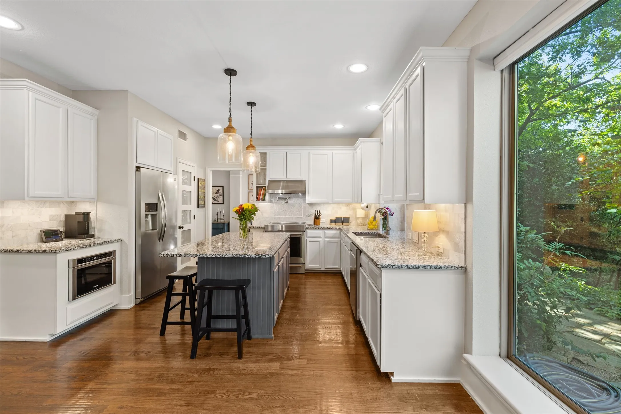 Single Family Residence For Sale in Collin County , 2904 Meadow Glen Drive, Mc Kinney, Texas 75072, 3 Bedroom, 3 Bathroom, 2 Garage spaces, 2,453 Sqft, built in 1994, mls#21383180, Real Estate Agent in Mc Kinney, Homes For Sale in Collin county, Homes For Sale in Mc Kinney, Realtor in Mc Kinney Texas, Real Estate Brokerage Independent Realty Texas, Luminita Cordes Realtor