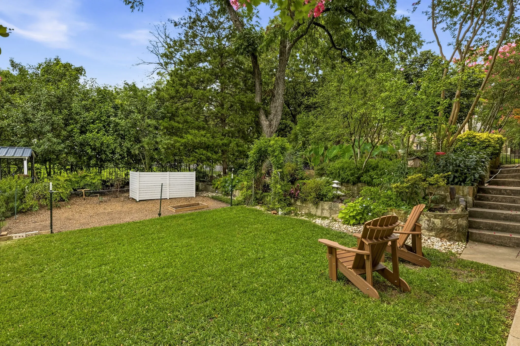 Single Family Residence For Sale in Dallas County , 608 Monte Vista Drive, Dallas, Texas 75223, 3 Bedroom, 3 Bathroom, 2 Garage spaces, 2,570 Sqft, built in 1929, mls#21375221, Real Estate Agent in Dallas, Homes For Sale in Dallas county, Homes For Sale in Dallas, Realtor in Dallas Texas, Real Estate Brokerage Independent Realty Texas, Luminita Cordes Realtor