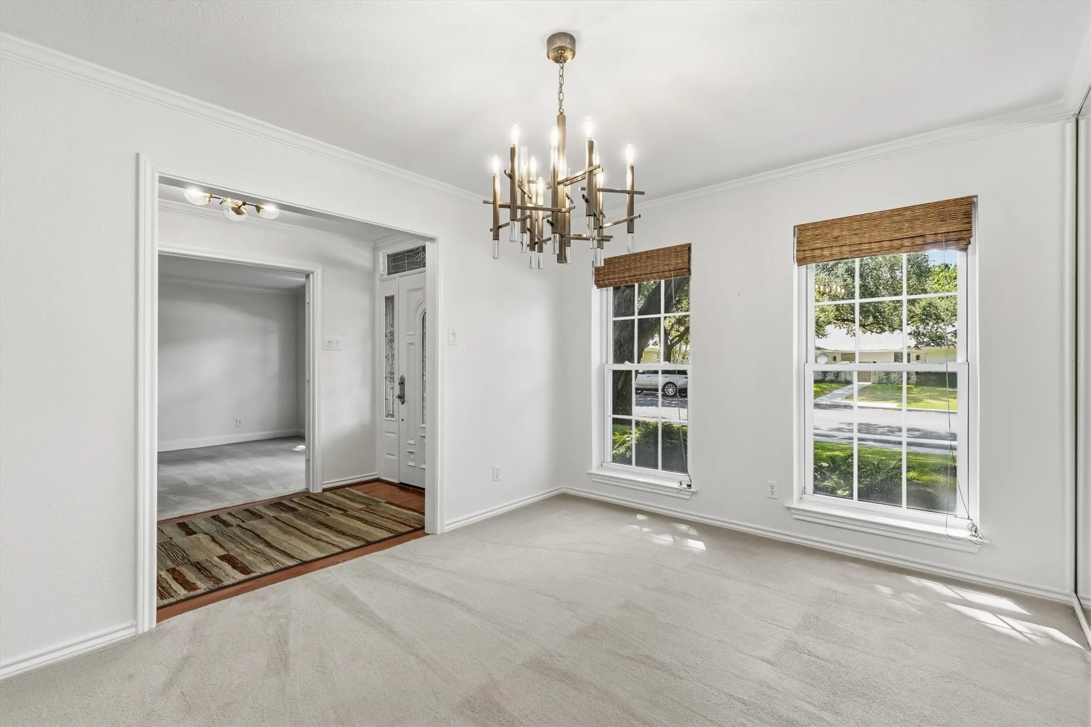 Townhouse For Sale in Dallas County , 3741 Weeburn Drive, Dallas, Texas 75229, 4 Bedroom, 3 Bathroom, 2 Garage spaces, 2,736 Sqft, built in 1970, mls#21381472, Real Estate Agent in Dallas, Homes For Sale in Dallas county, Homes For Sale in Dallas, Realtor in Dallas Texas, Real Estate Brokerage Independent Realty Texas, Luminita Cordes Realtor