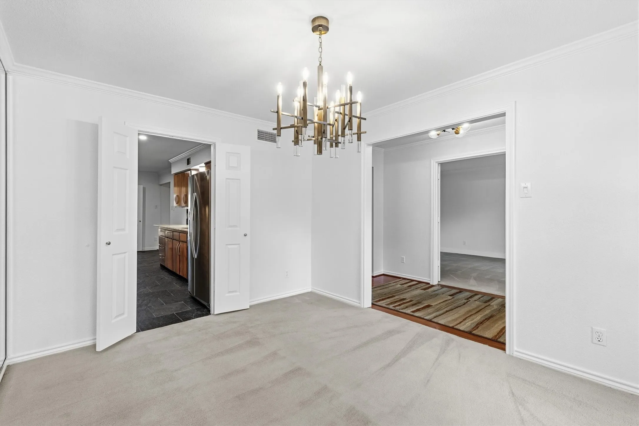 Townhouse For Sale in Dallas County , 3741 Weeburn Drive, Dallas, Texas 75229, 4 Bedroom, 3 Bathroom, 2 Garage spaces, 2,736 Sqft, built in 1970, mls#21381472, Real Estate Agent in Dallas, Homes For Sale in Dallas county, Homes For Sale in Dallas, Realtor in Dallas Texas, Real Estate Brokerage Independent Realty Texas, Luminita Cordes Realtor