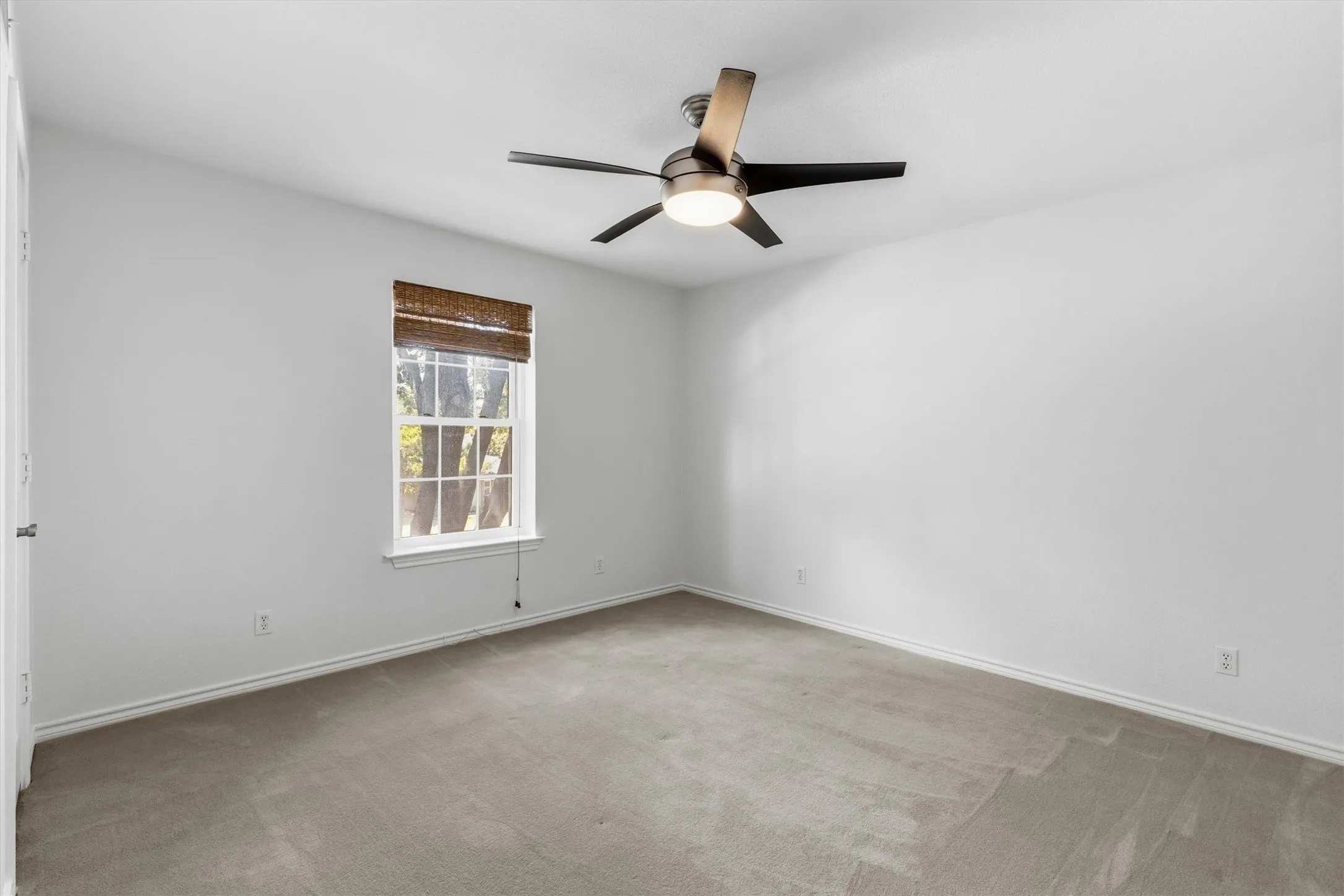 Townhouse For Sale in Dallas County , 3741 Weeburn Drive, Dallas, Texas 75229, 4 Bedroom, 3 Bathroom, 2 Garage spaces, 2,736 Sqft, built in 1970, mls#21381472, Real Estate Agent in Dallas, Homes For Sale in Dallas county, Homes For Sale in Dallas, Realtor in Dallas Texas, Real Estate Brokerage Independent Realty Texas, Luminita Cordes Realtor